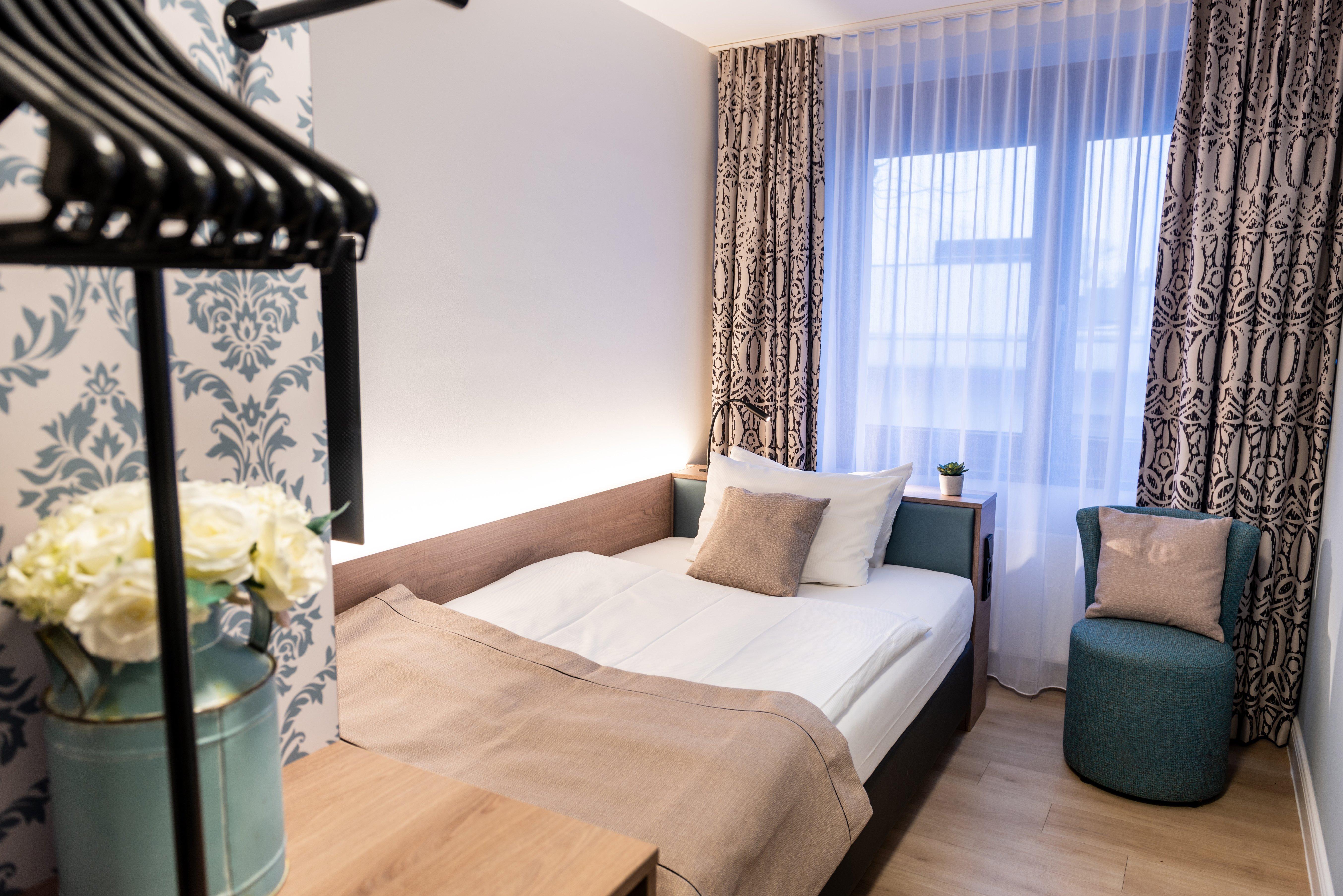 Double or Twin Standard