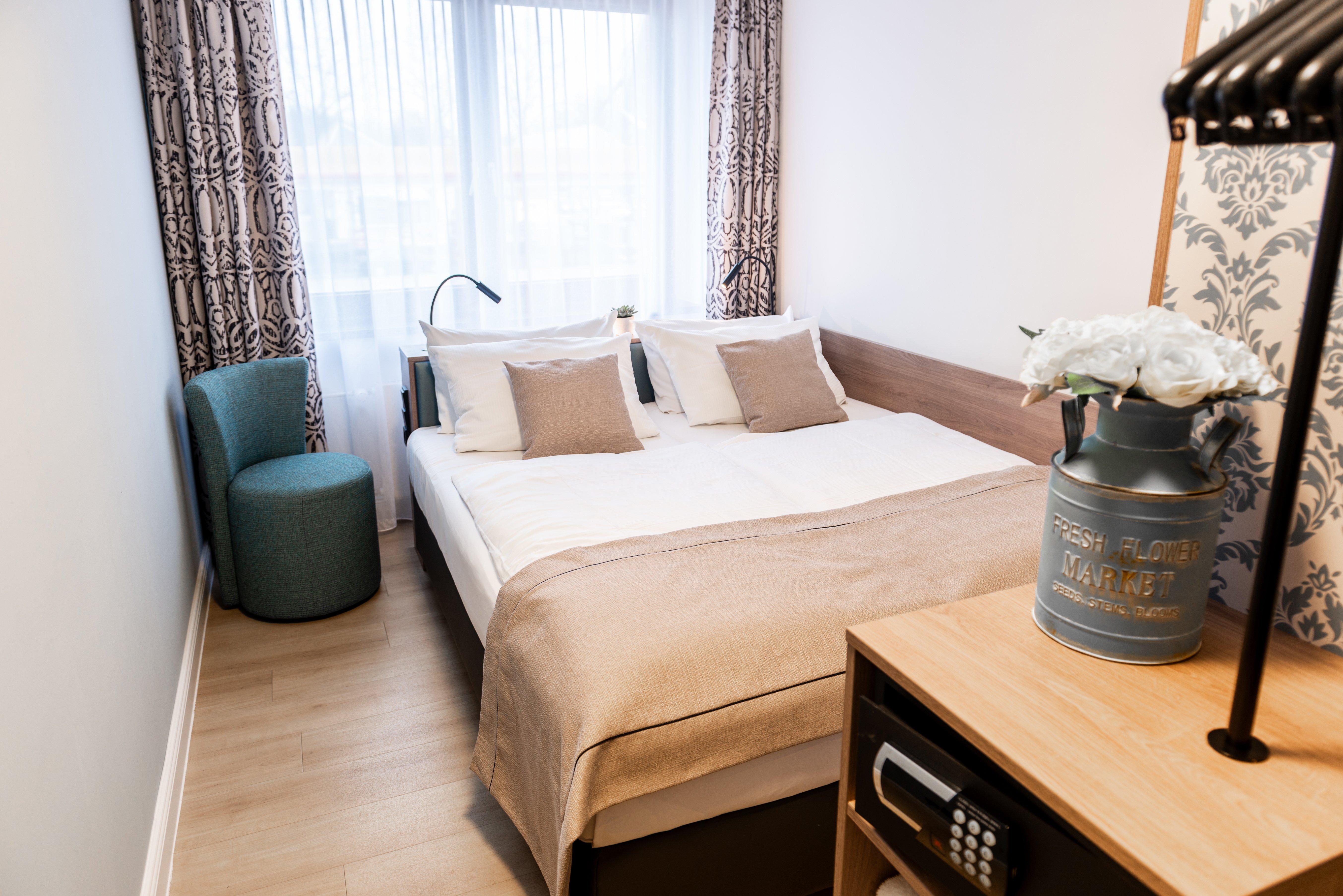 Double or Twin Standard