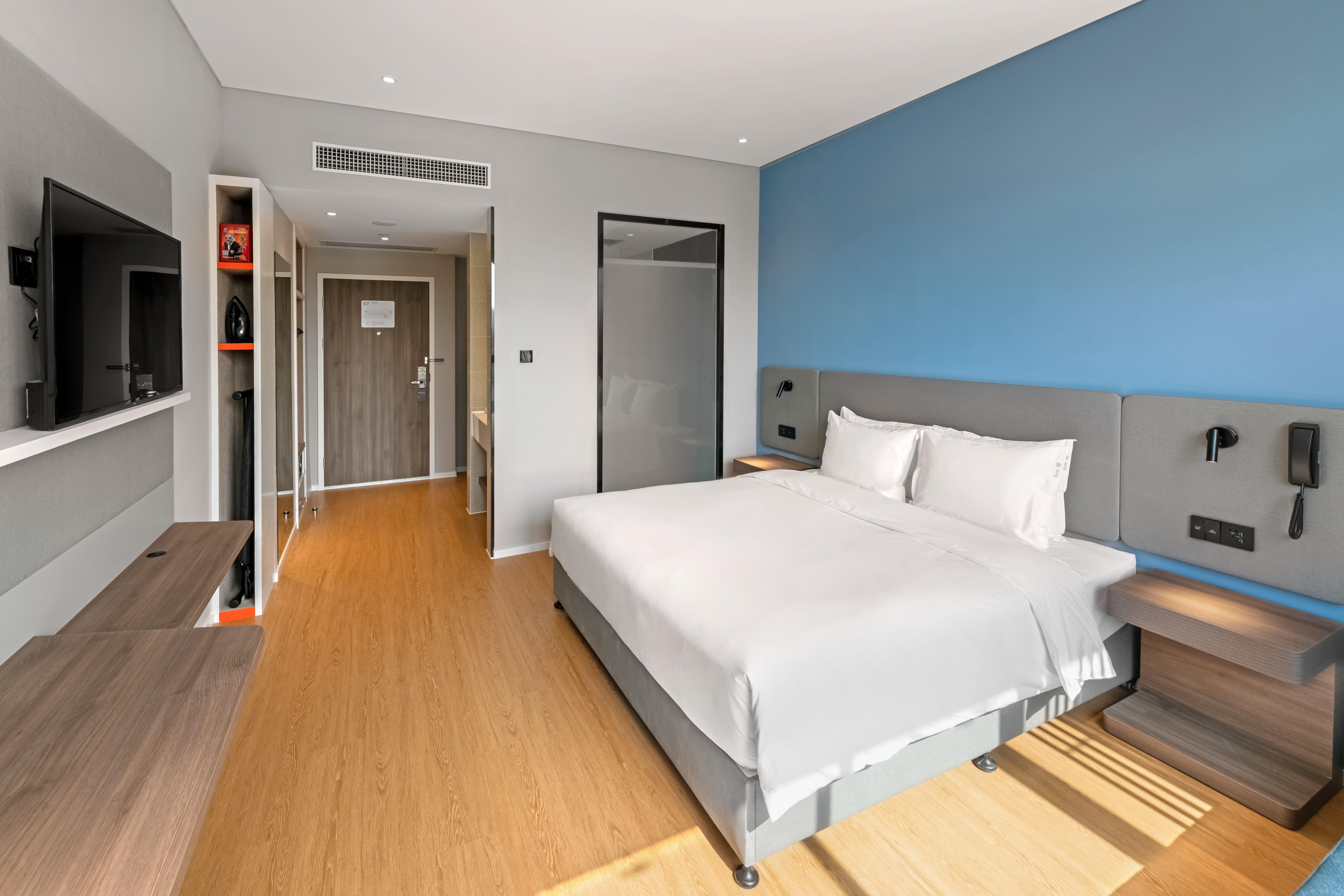 Double King Size Bed