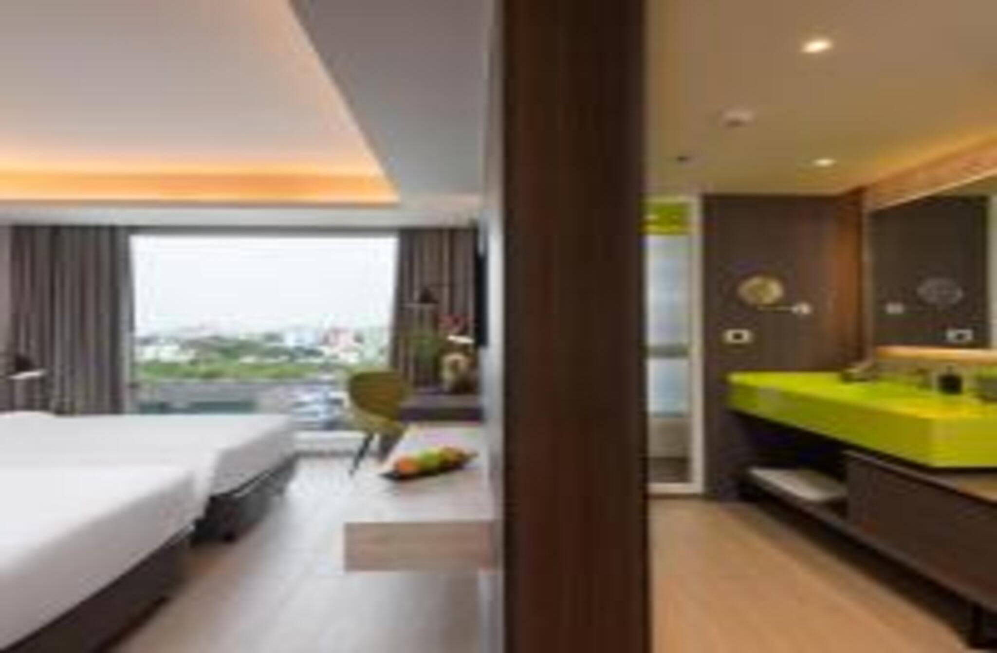 Twin Deluxe City View