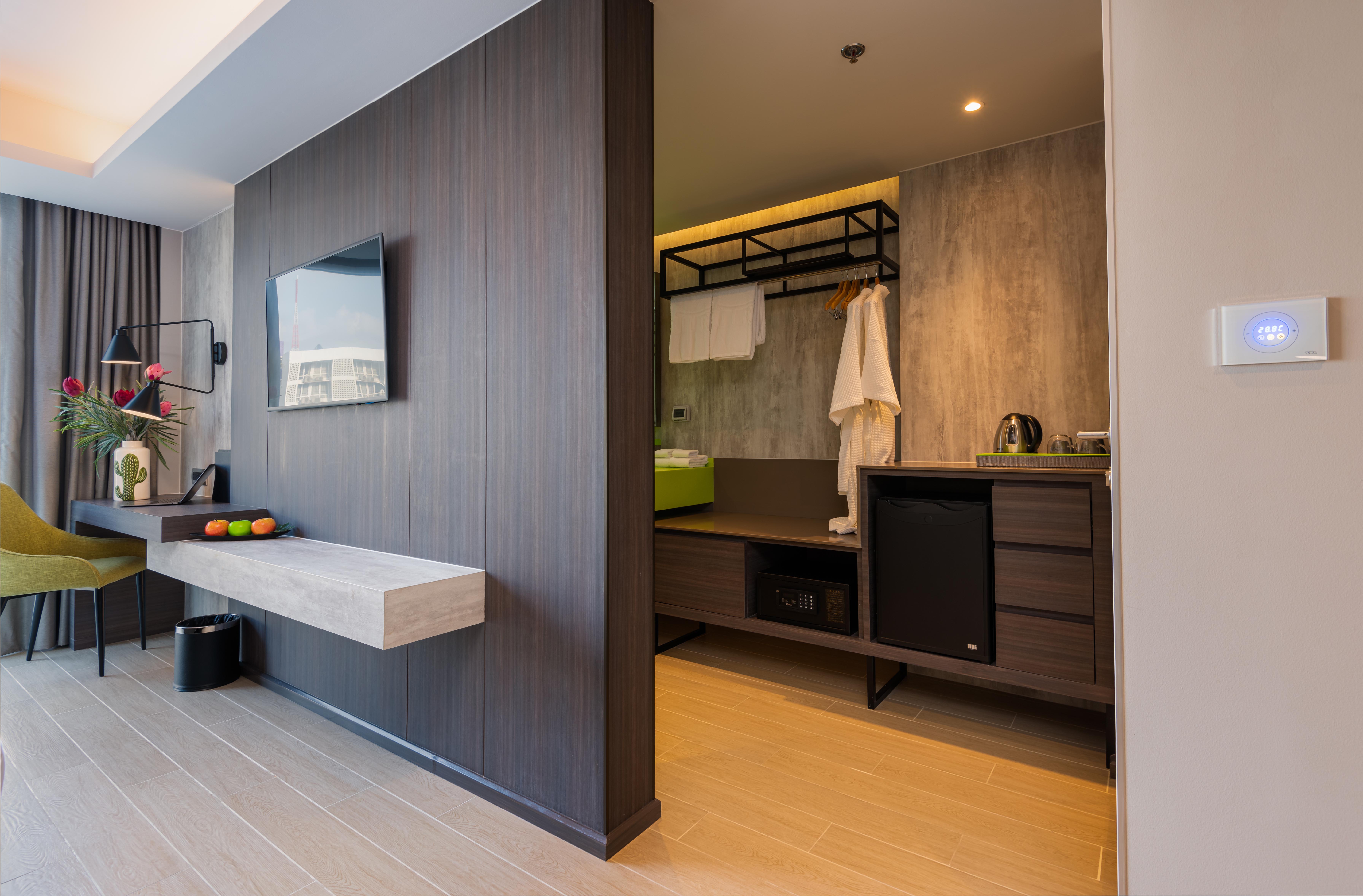 Triple Premier City View