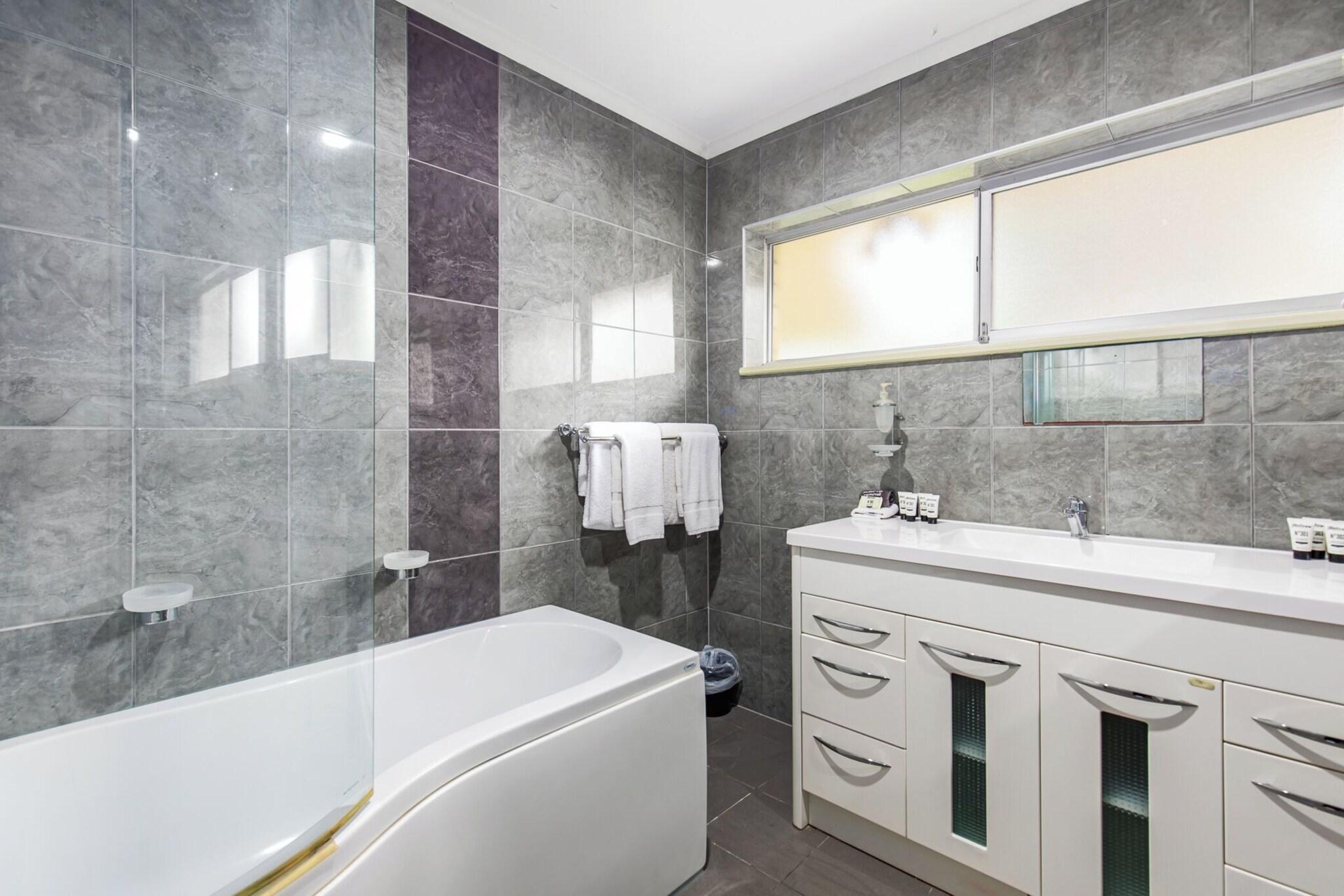 House Two Queen Beds