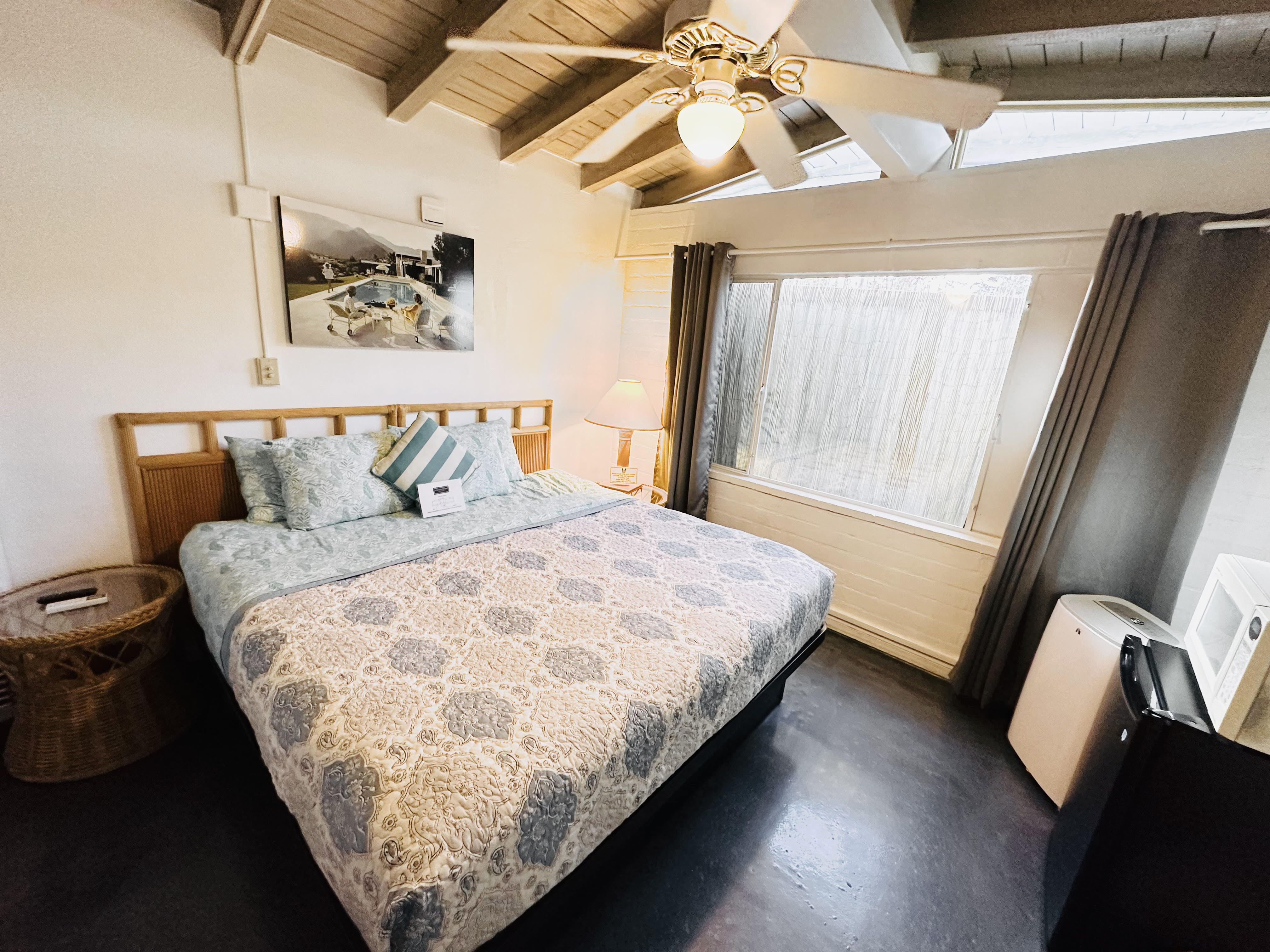 Studio King Size Bed