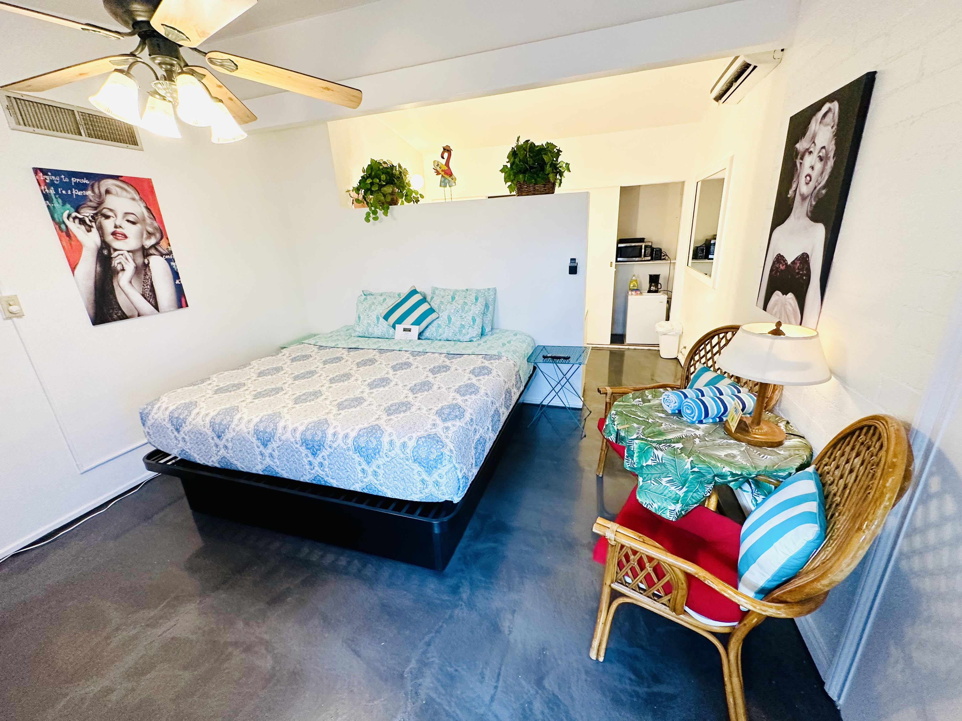 Studio King Size Bed