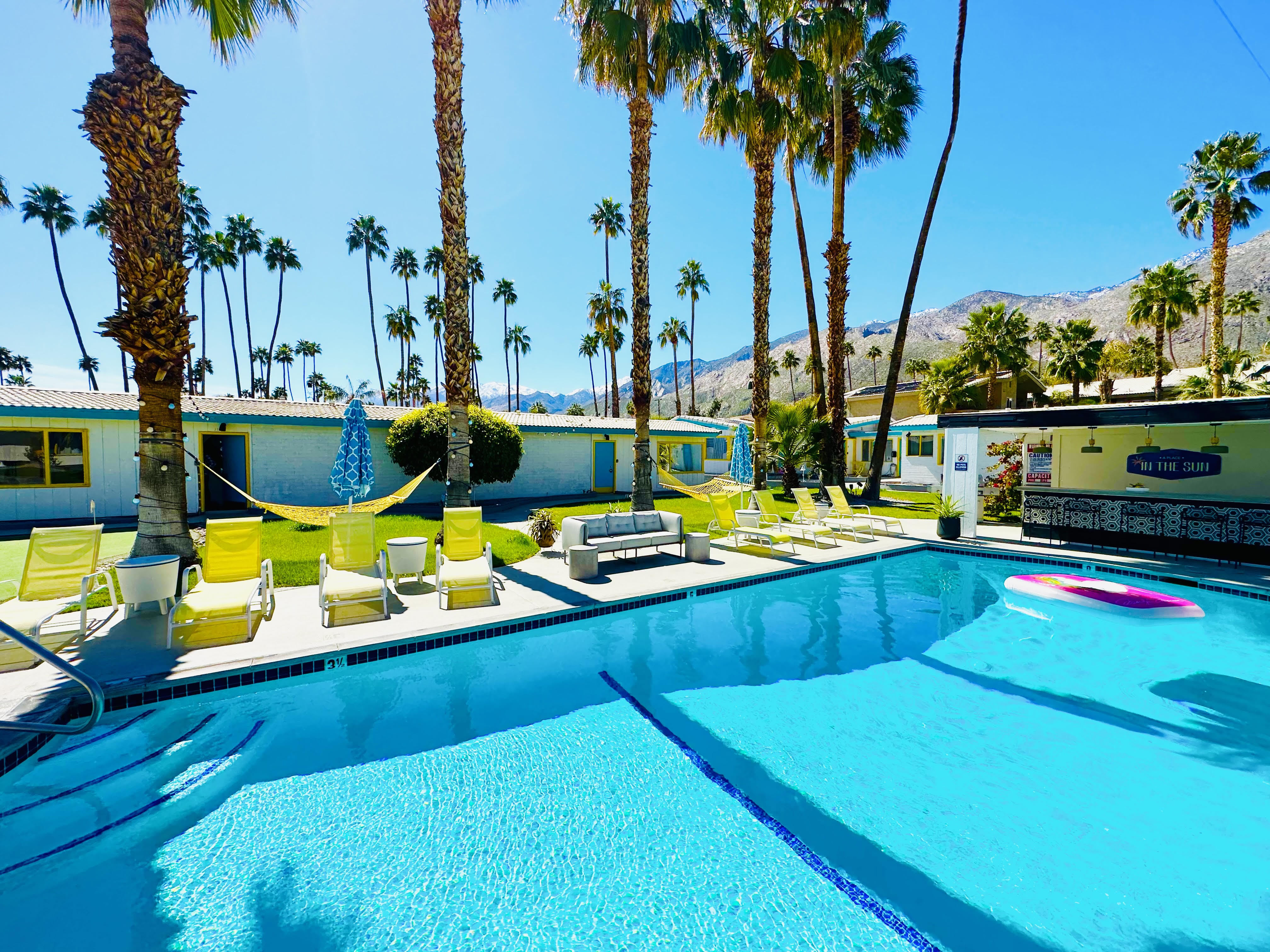 Bungalow Deluxe King Bed