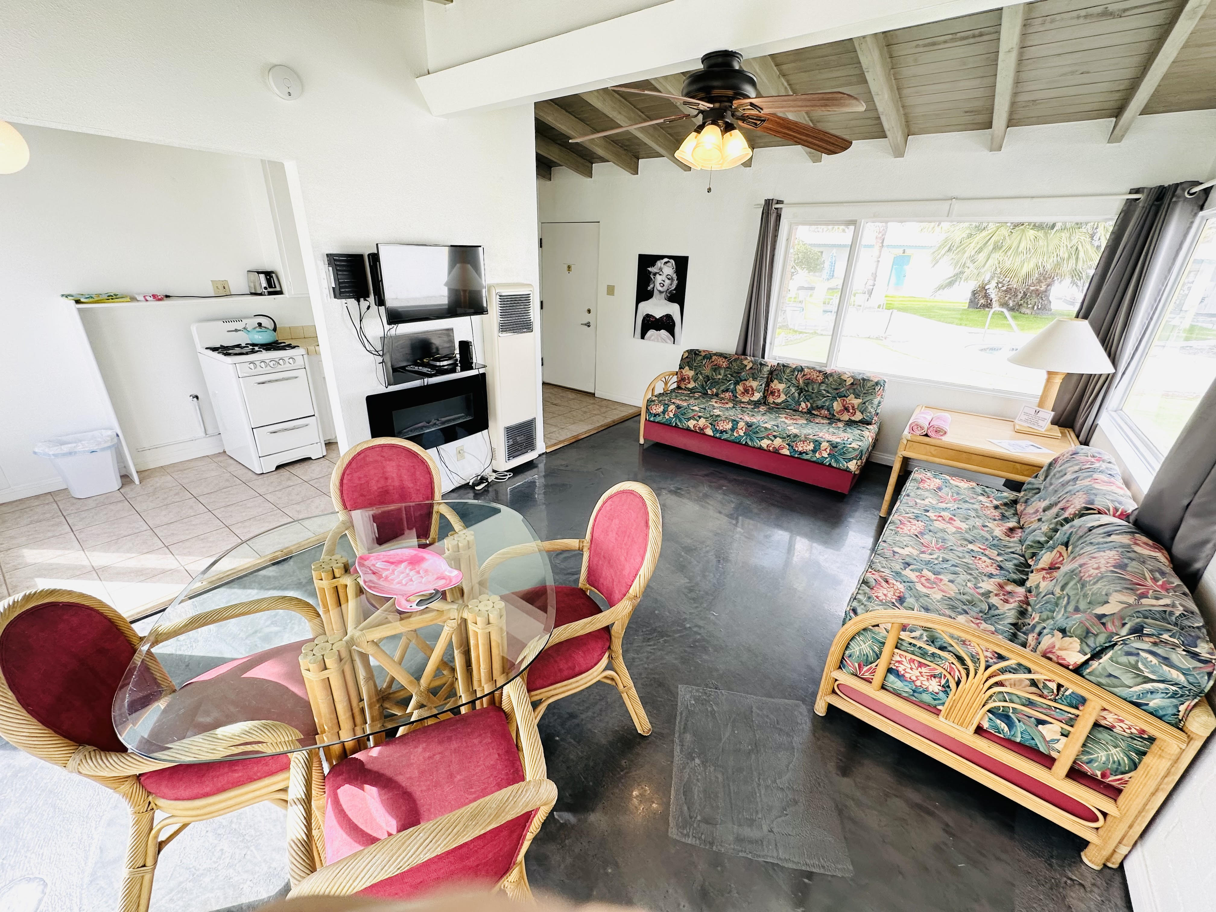 Bungalow One Bedroom One Bathroom