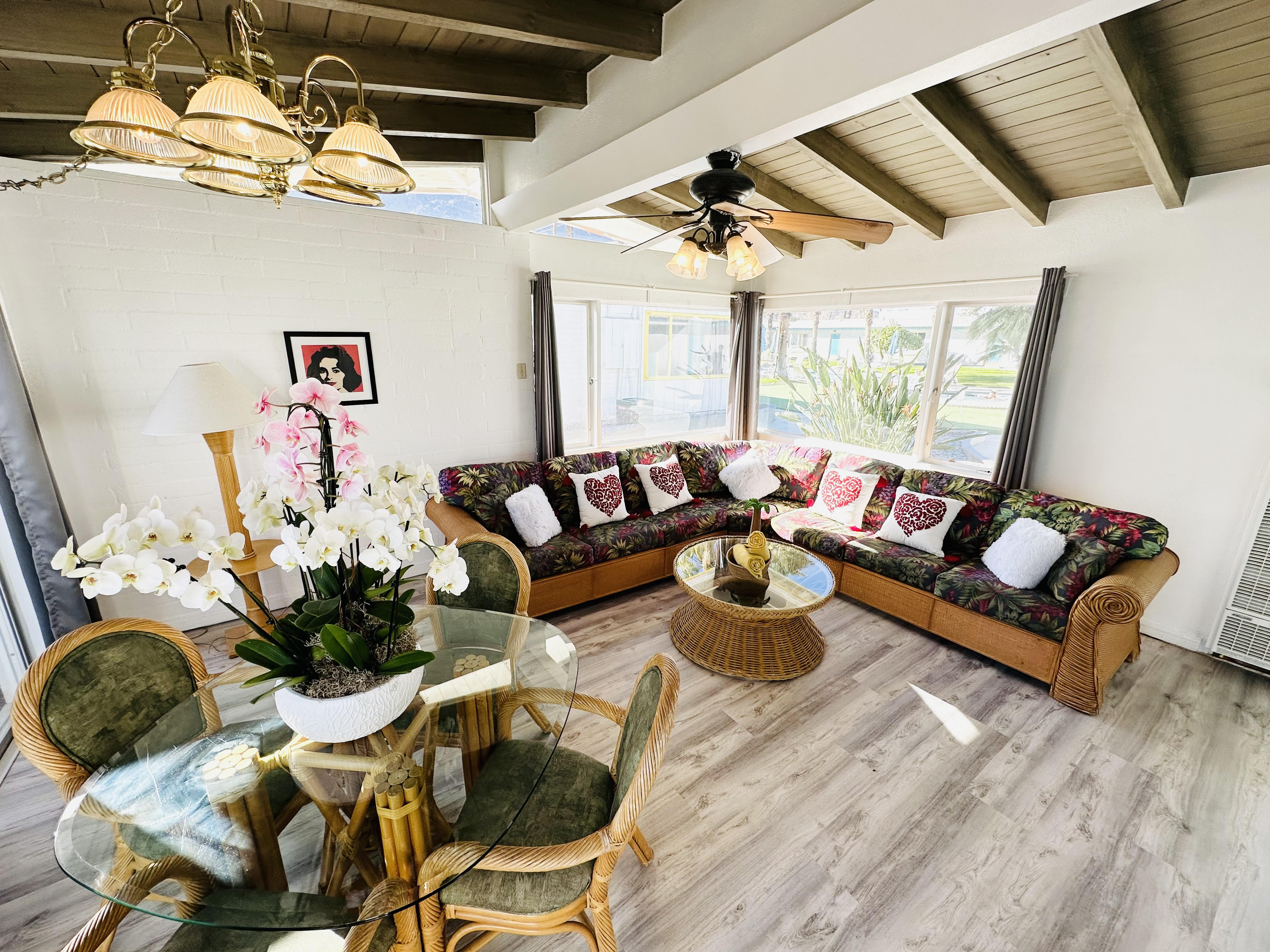 Bungalow King Bed One Bedroom 