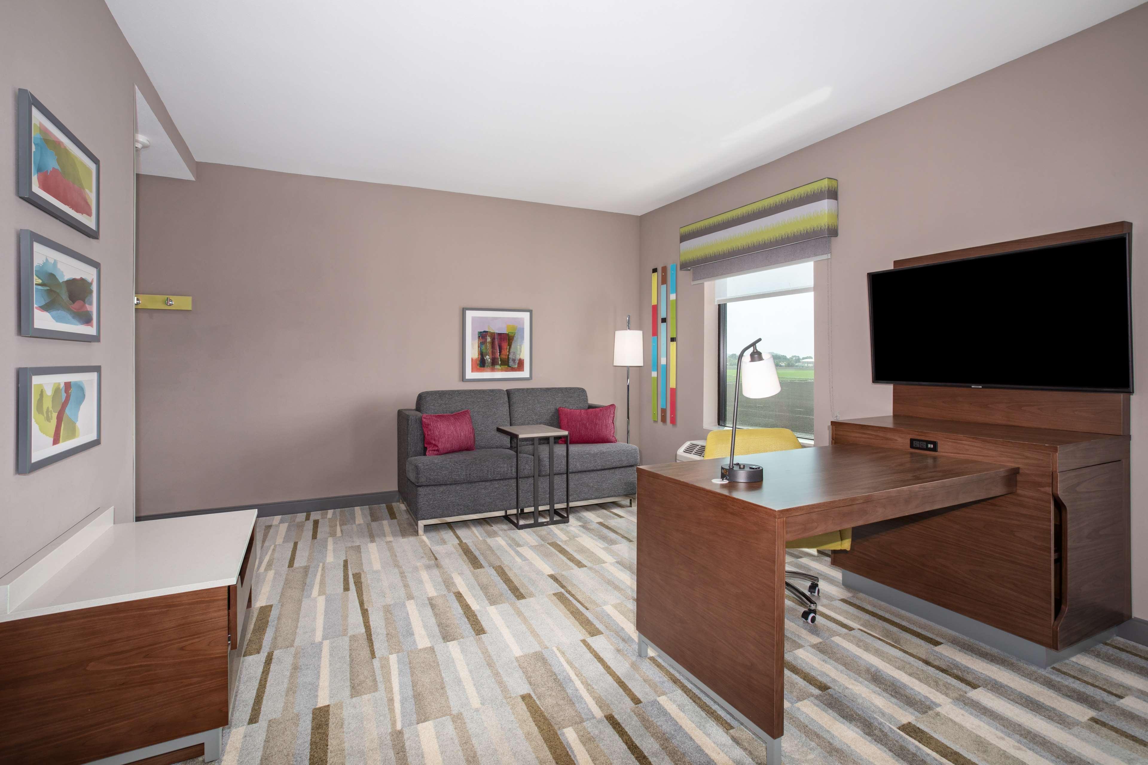 Studio King Size Bed