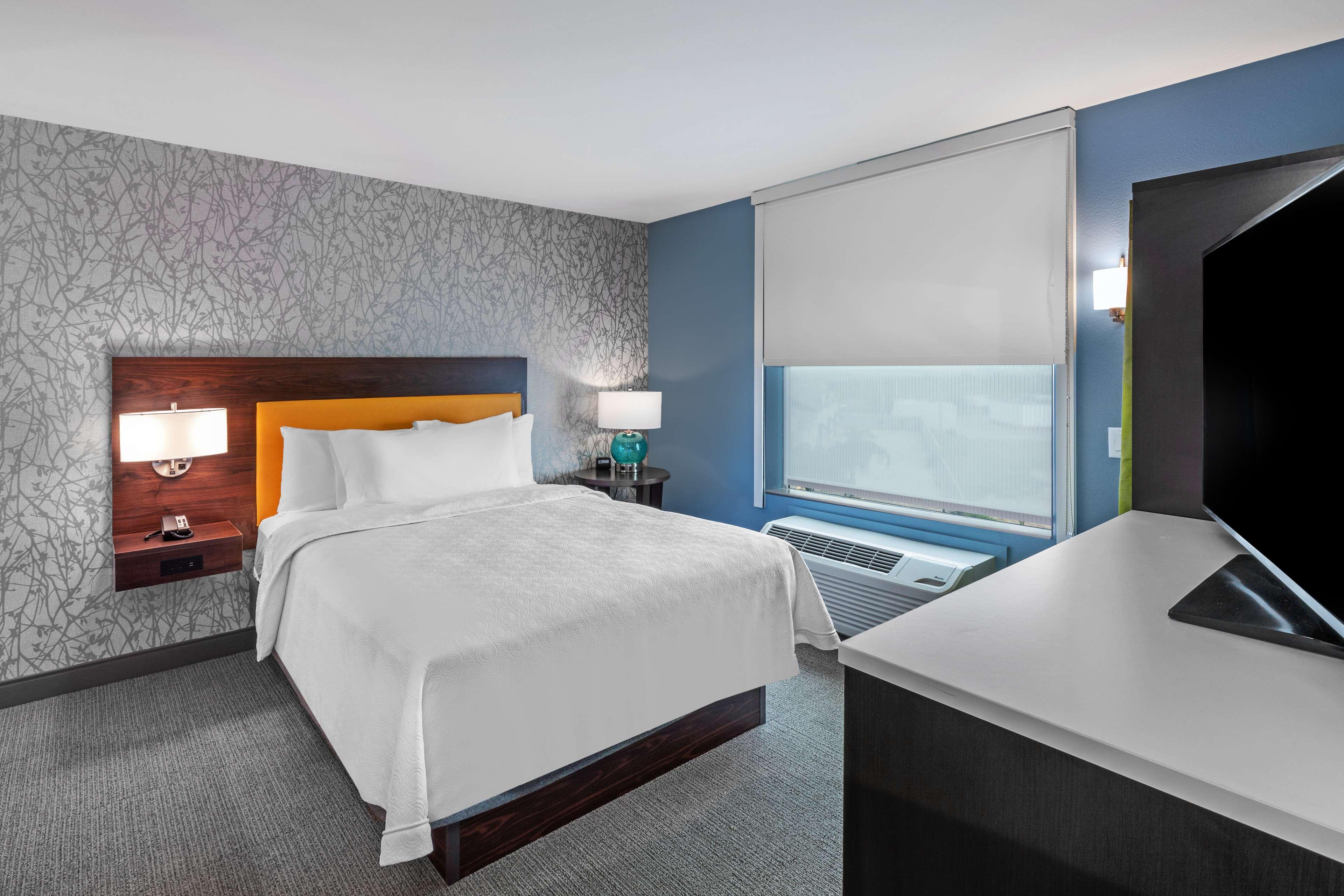 Suite Queen Size Bed