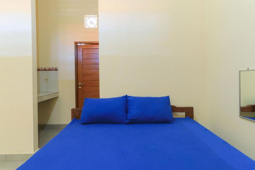 Double No Air Conditioning