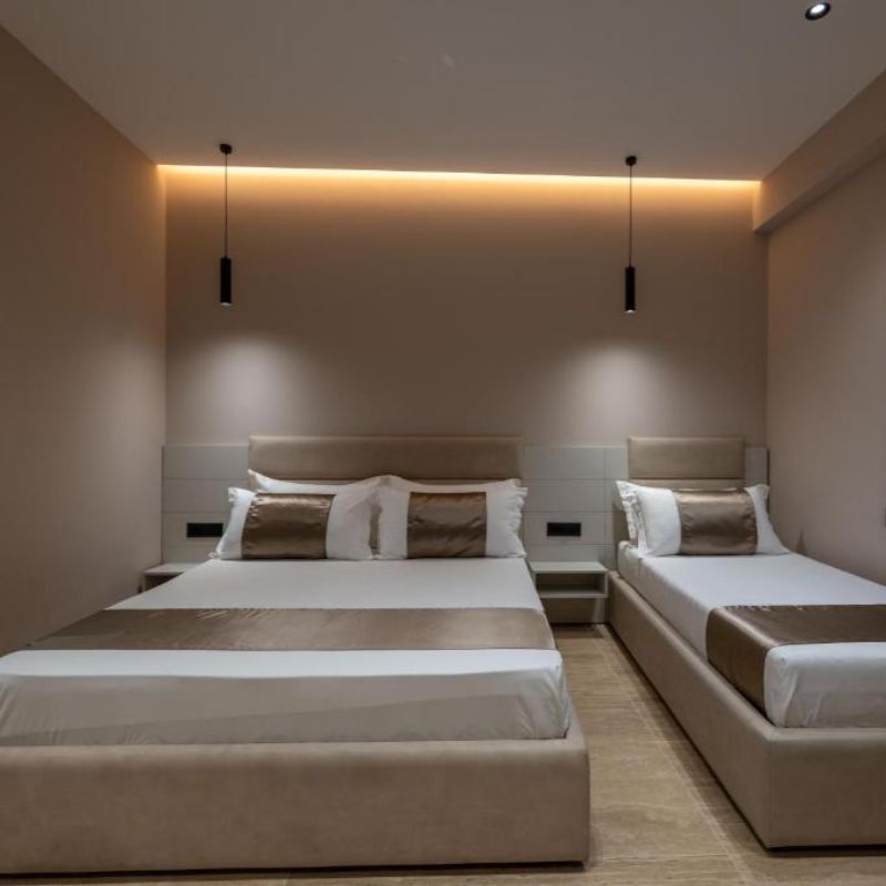 Triple Deluxe Two Beds