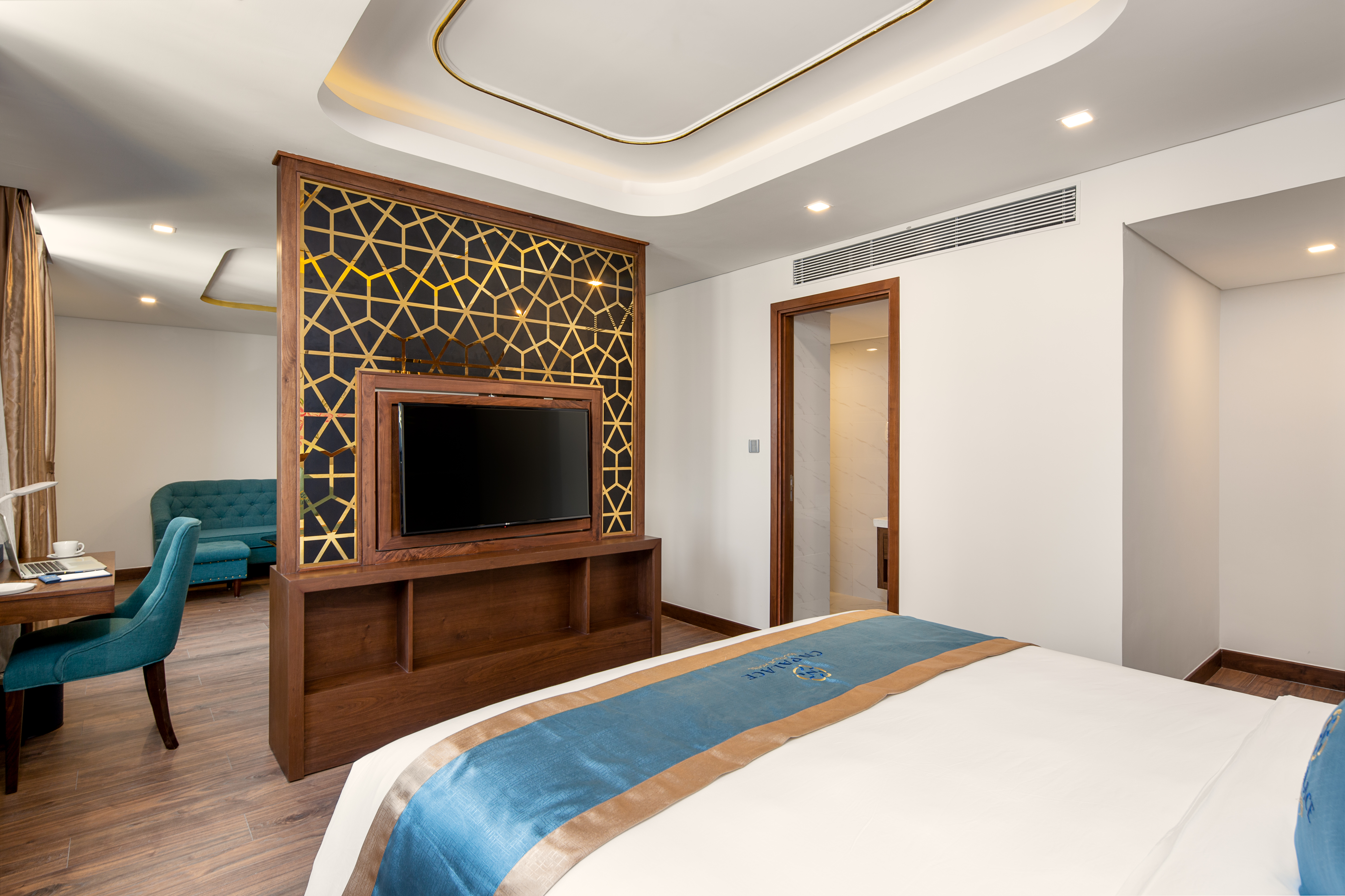 Junior Suite King Size Bed