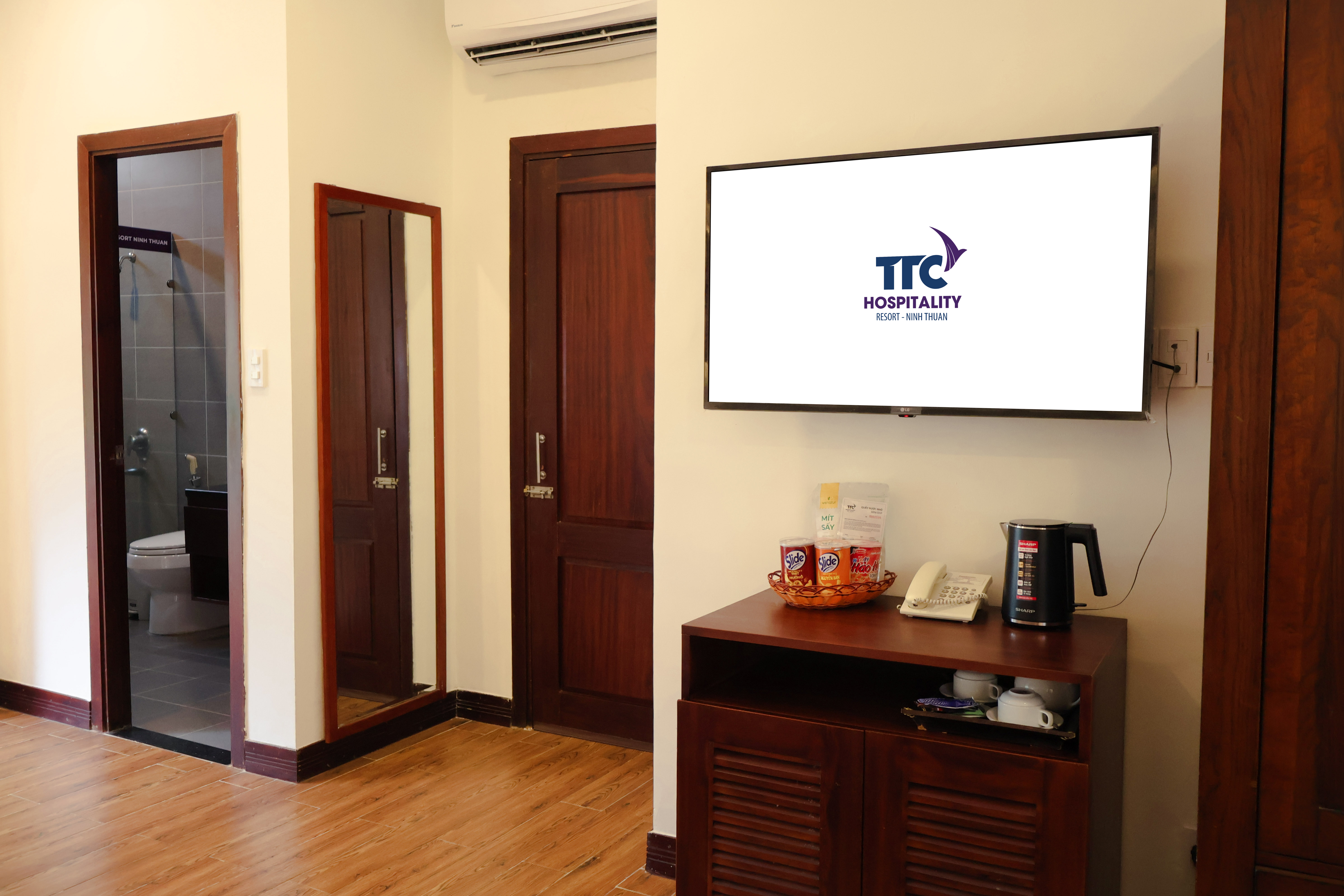 Suite Ocean View King Bed