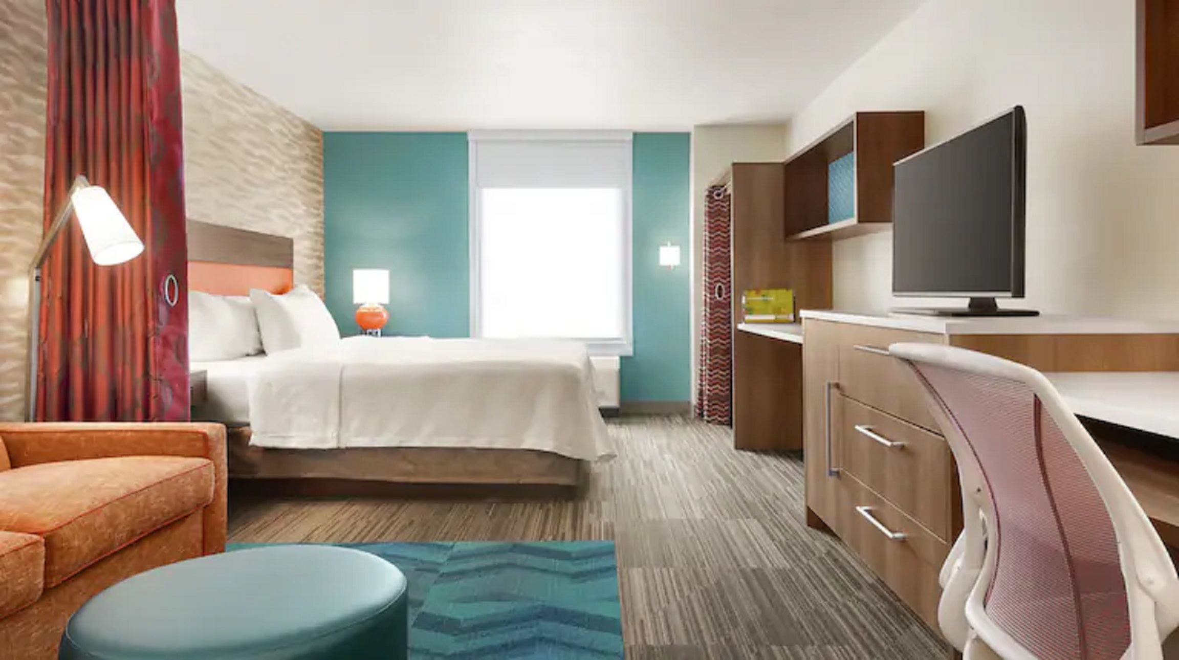 Studio Accessible King Size Bed