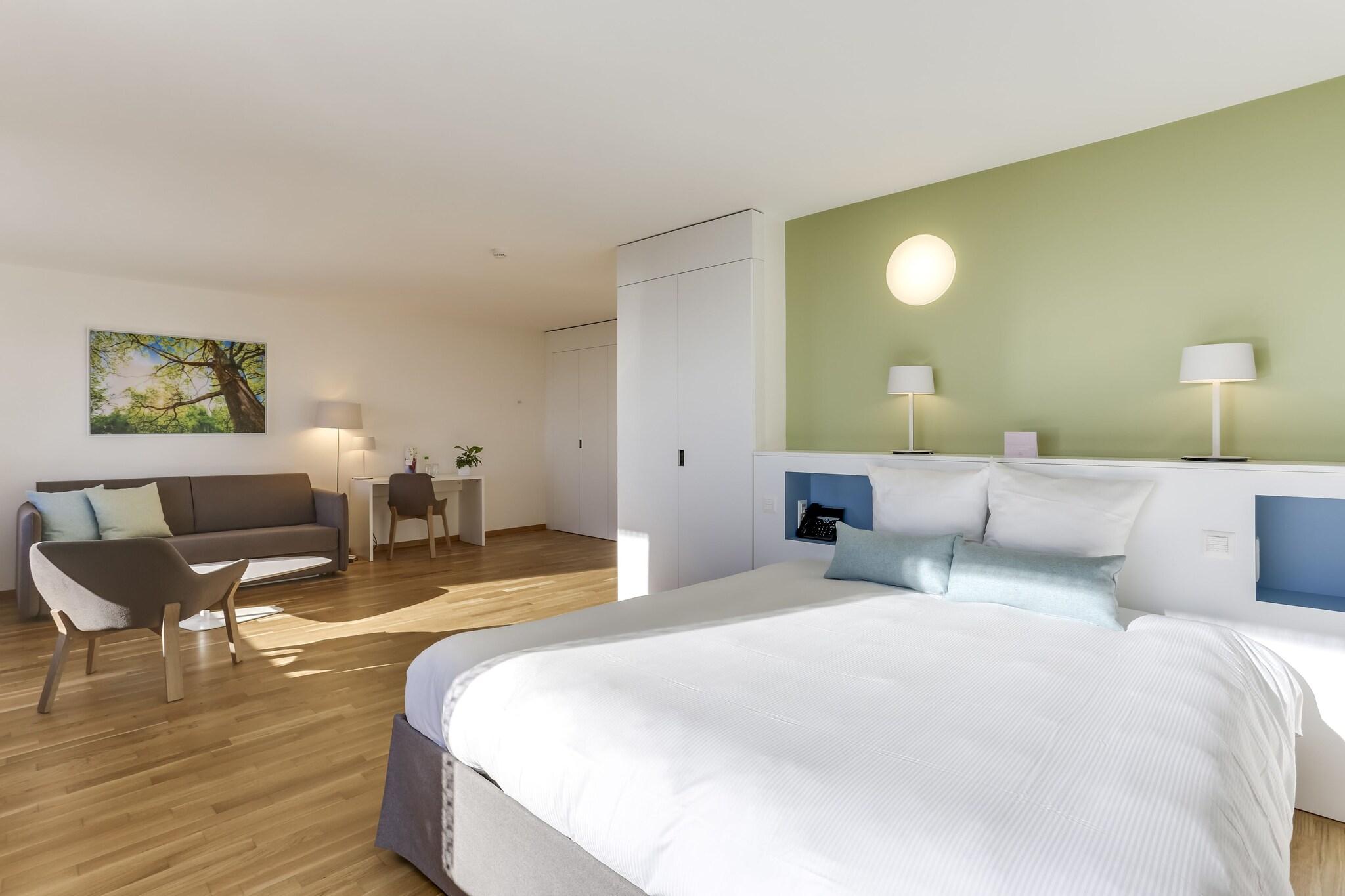 Family Room Queen Size Bed