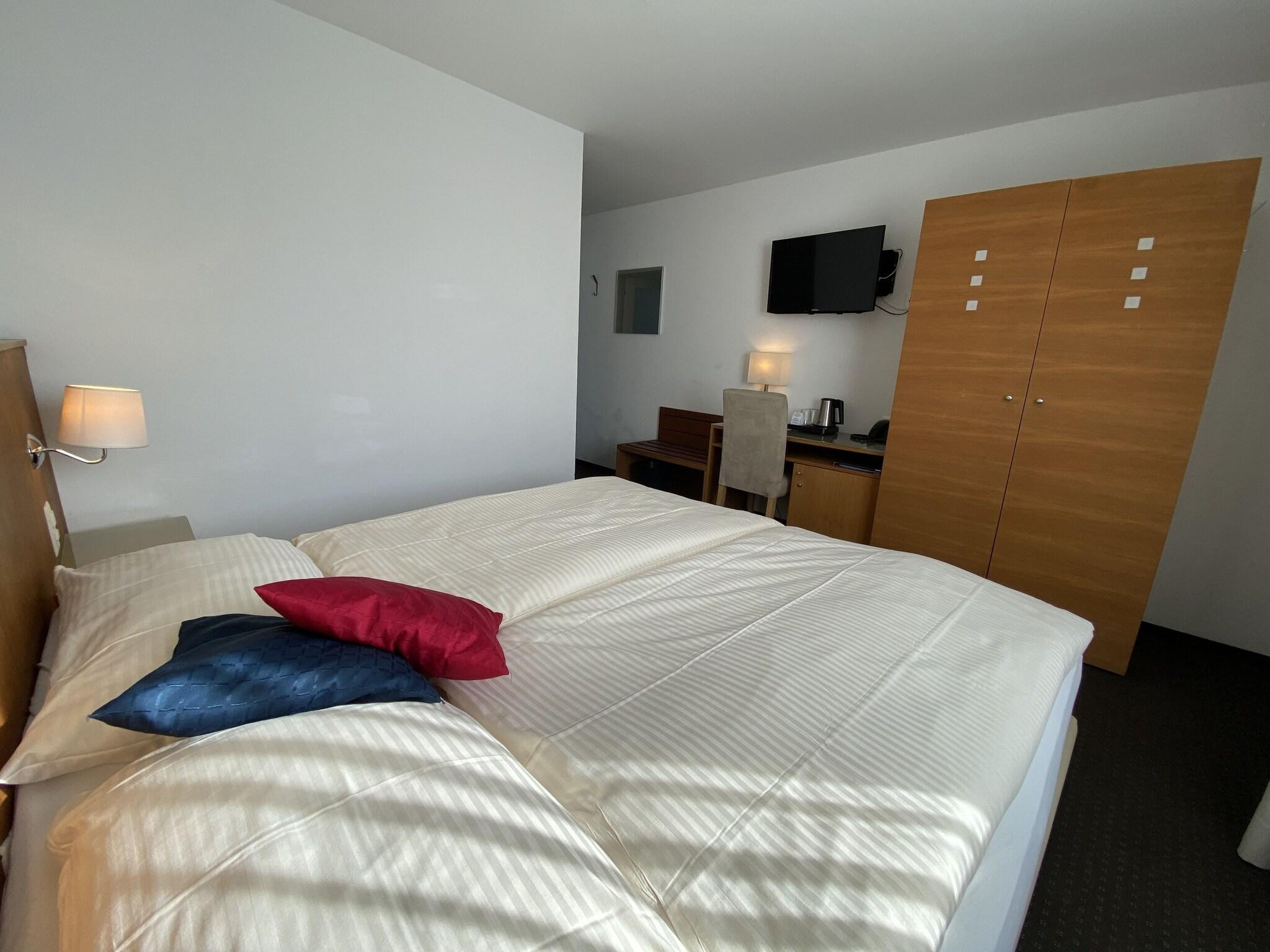 Double Business King Bed