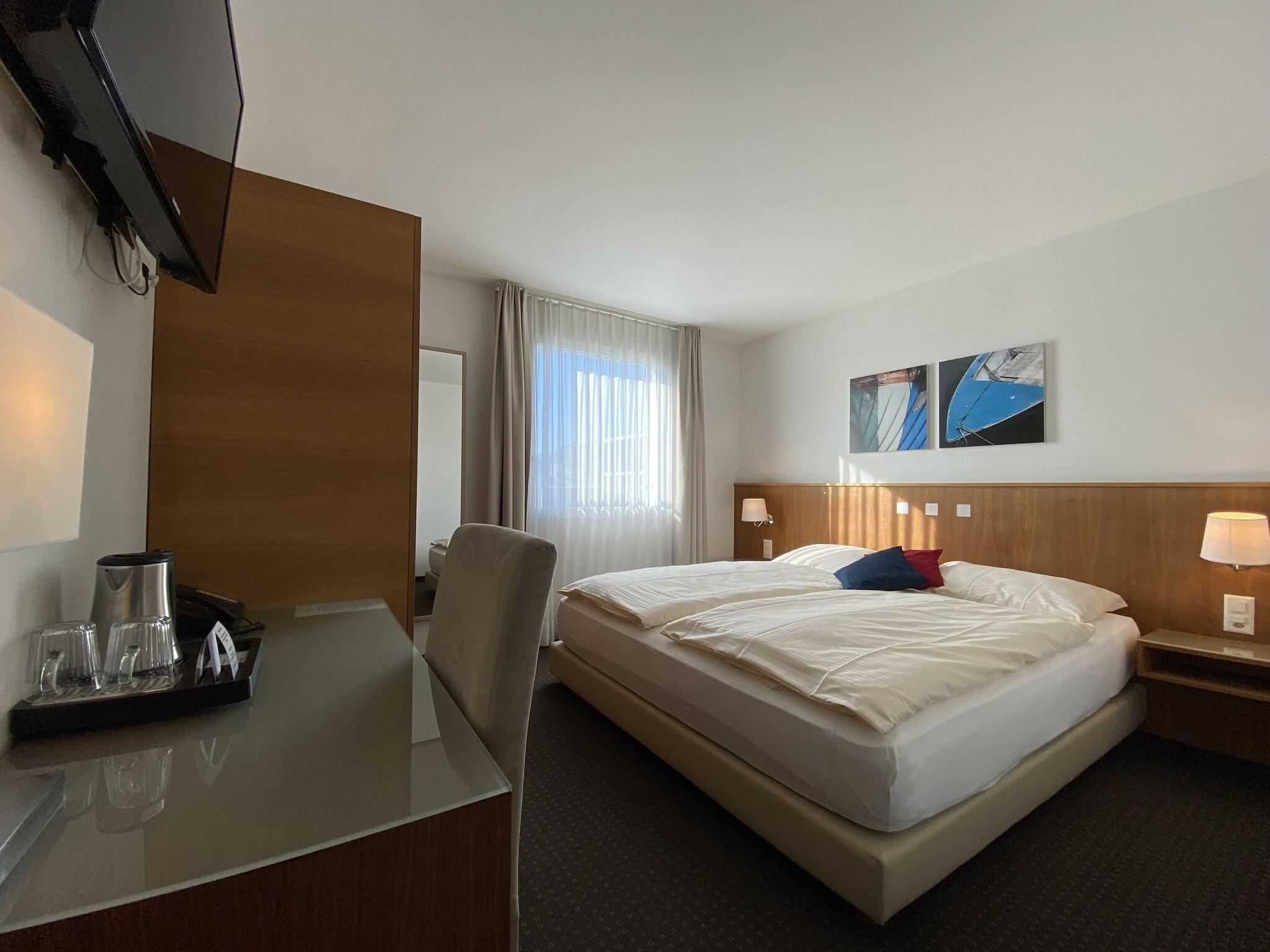 Double Business King Bed