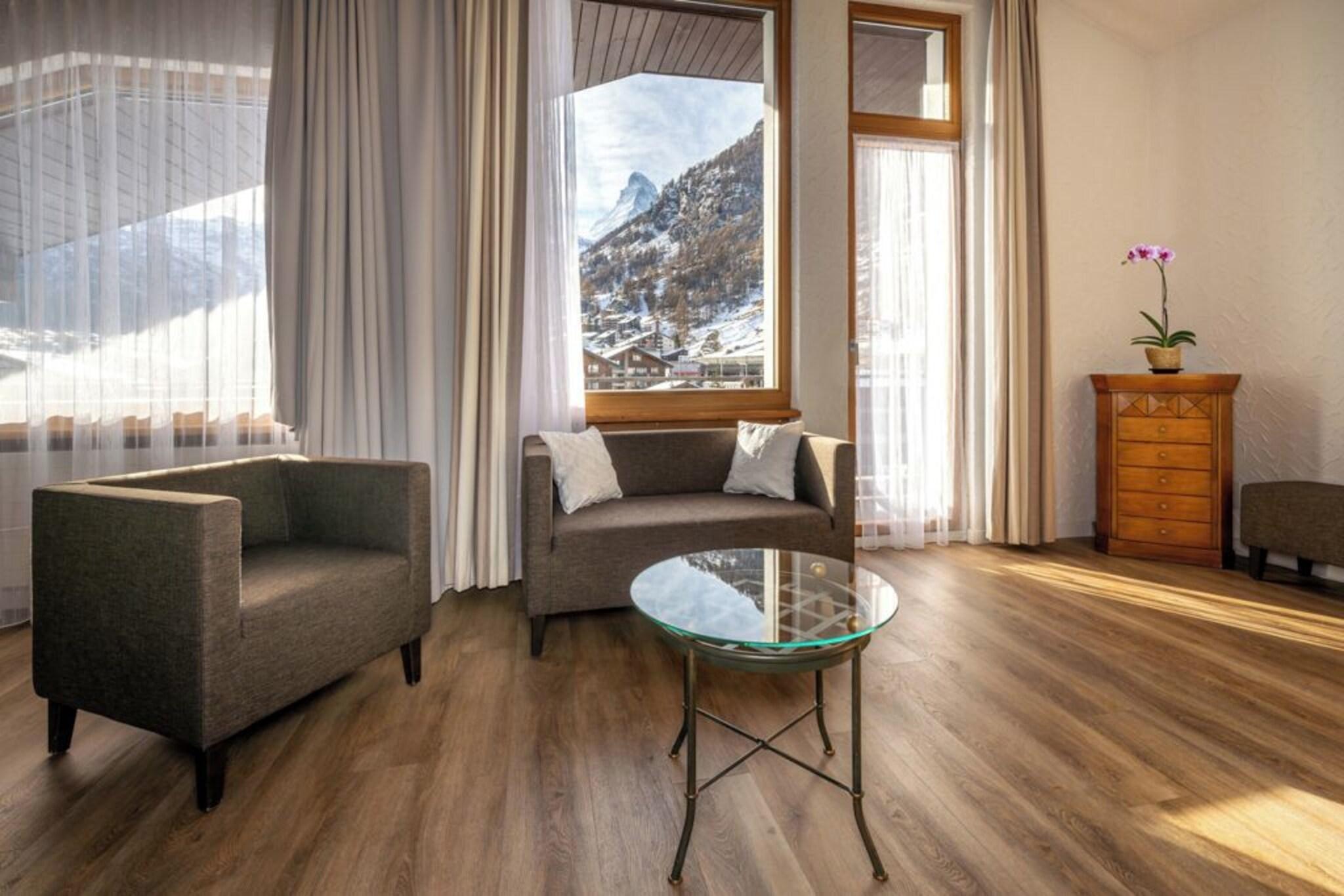 Suite Deluxe with Views