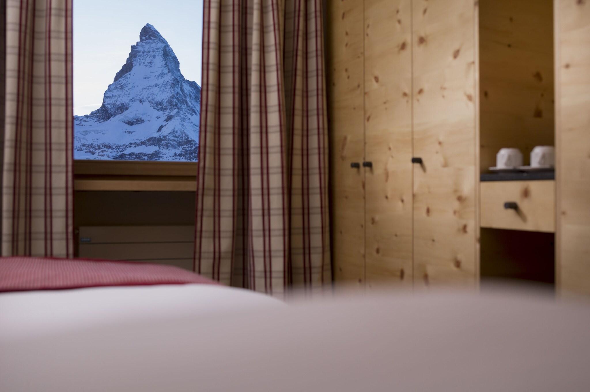 Junior Suite Mountain View