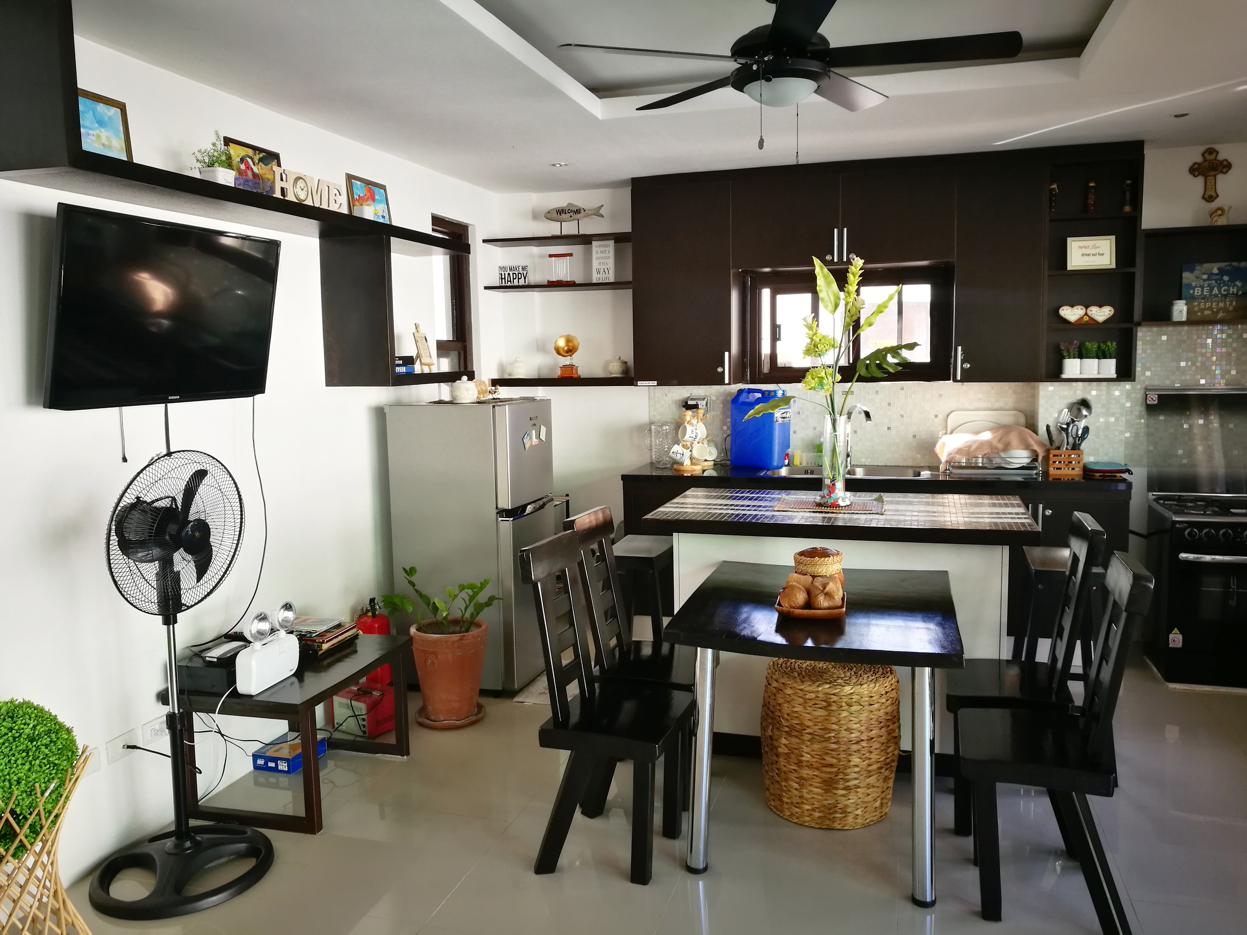 Bungalow Two Queen Beds One Bedroom