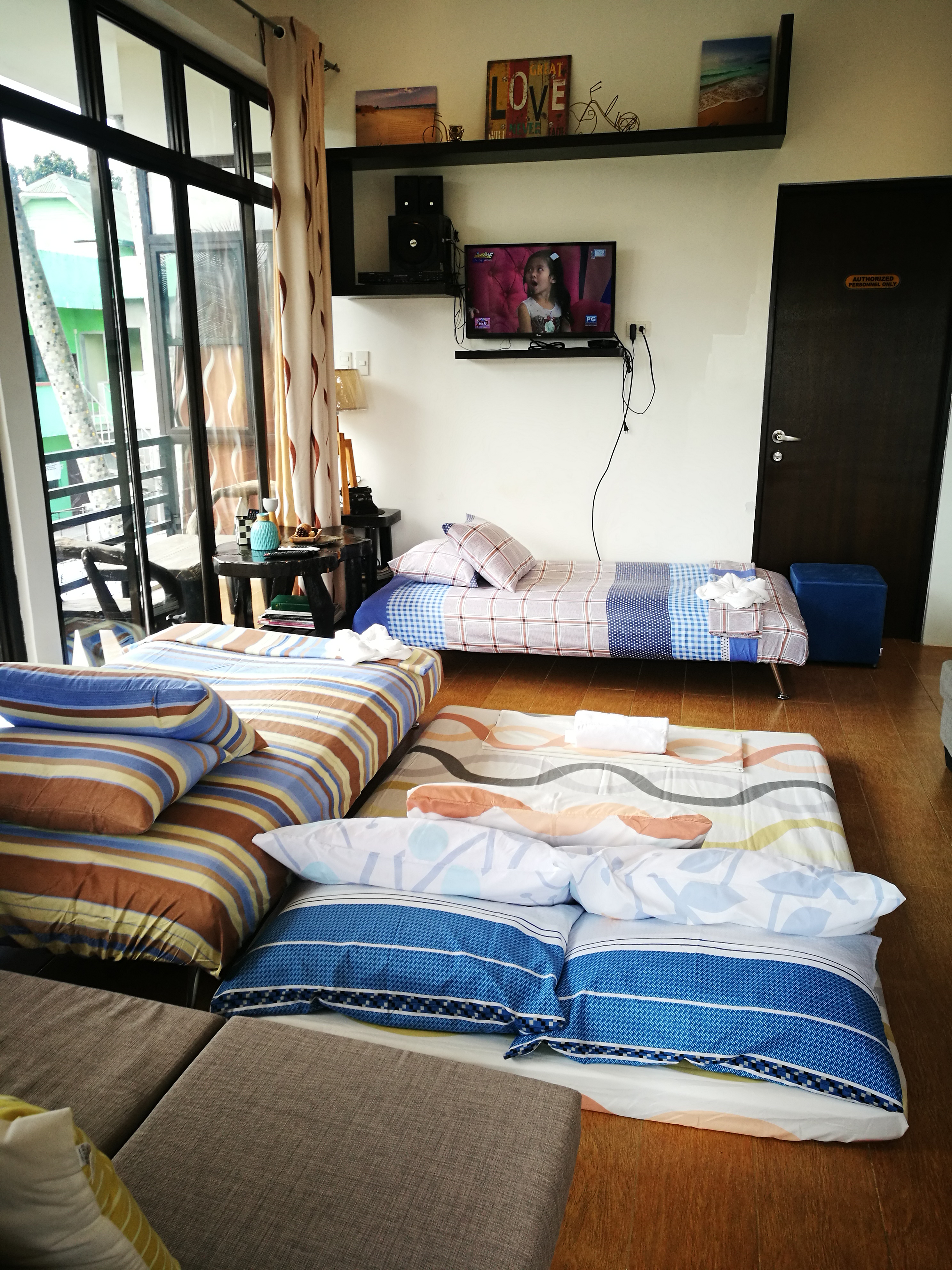 Studio Superior Mountain View