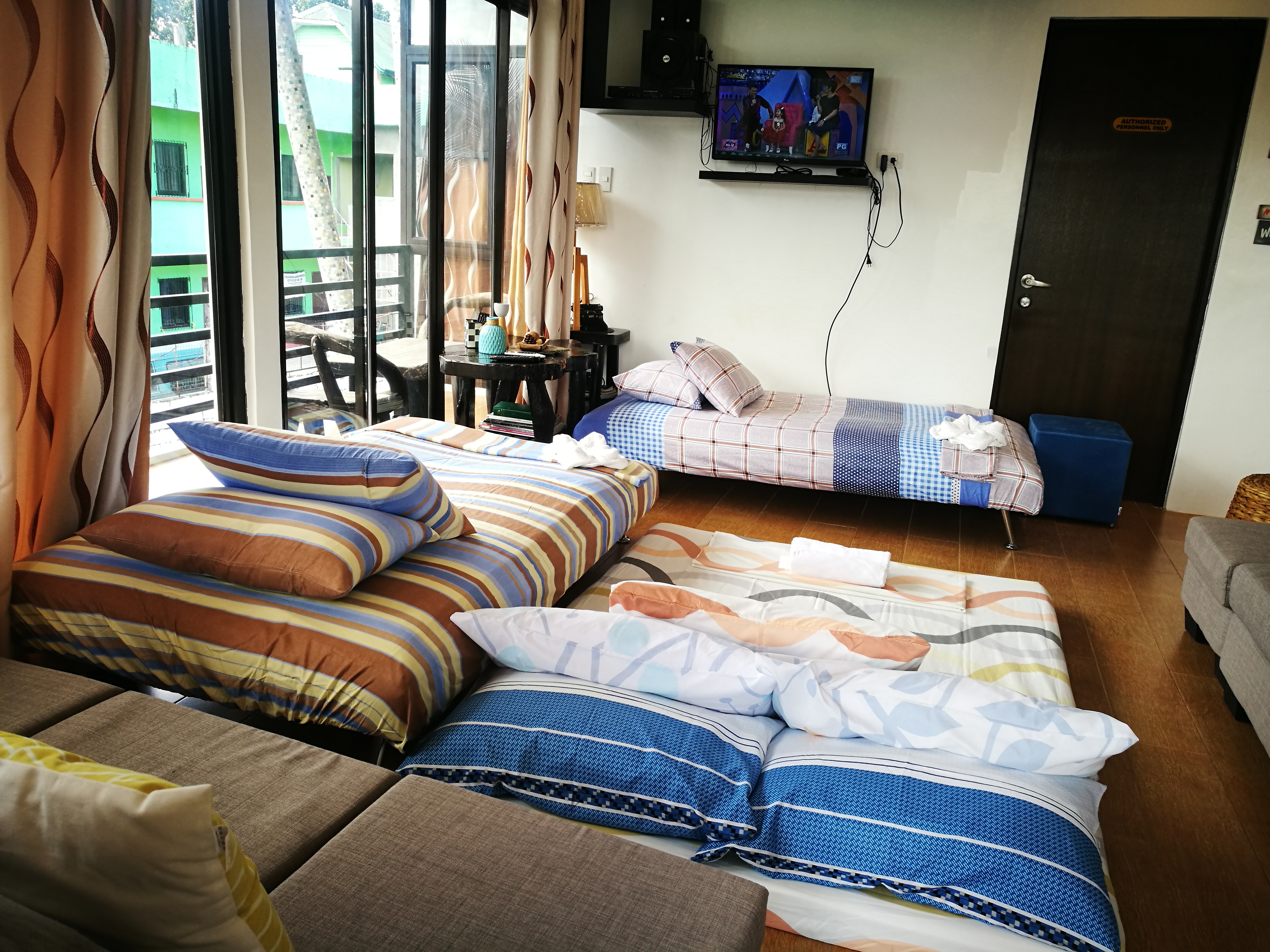 Studio Superior Mountain View