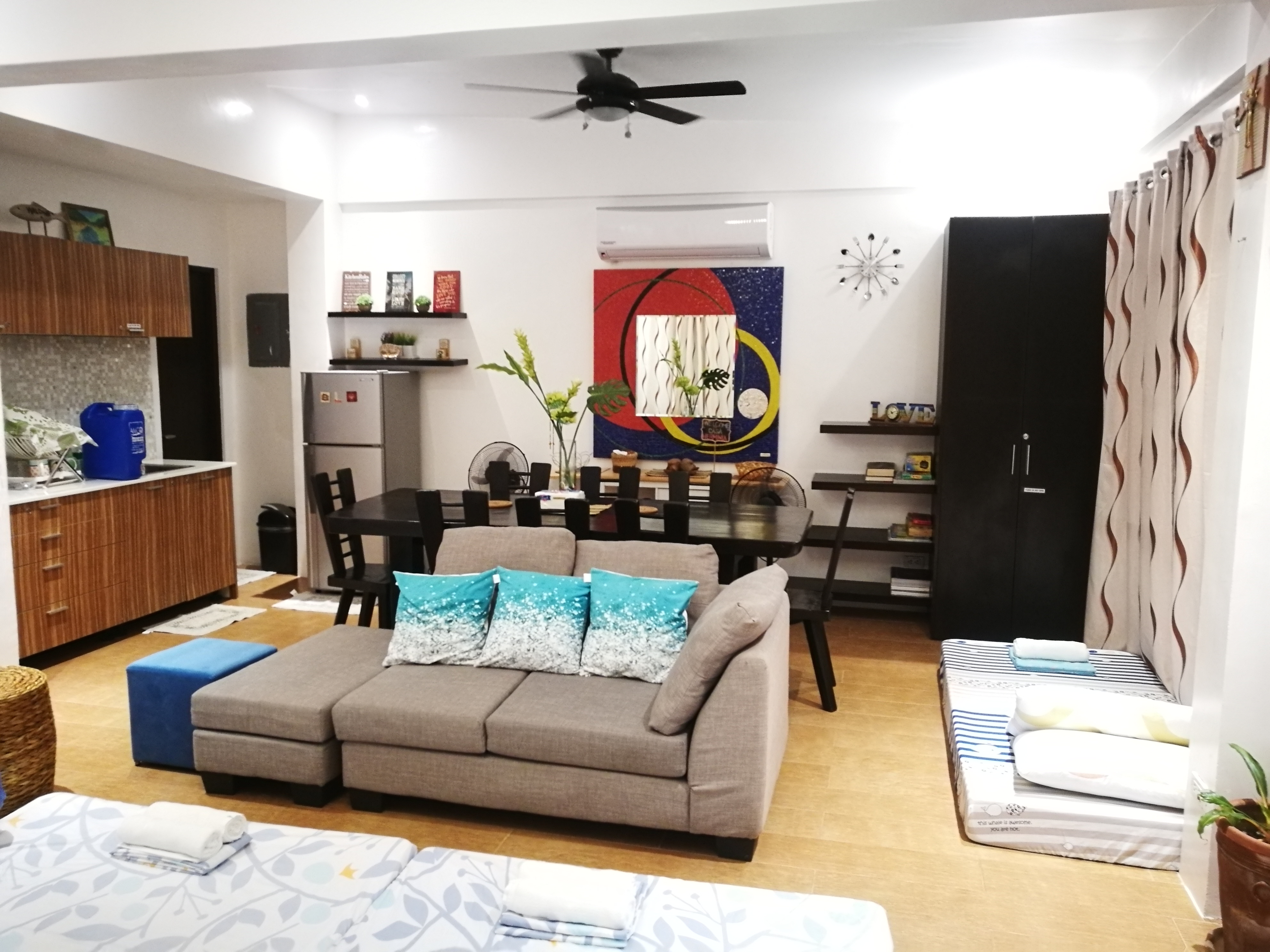 Studio Superior Mountain View