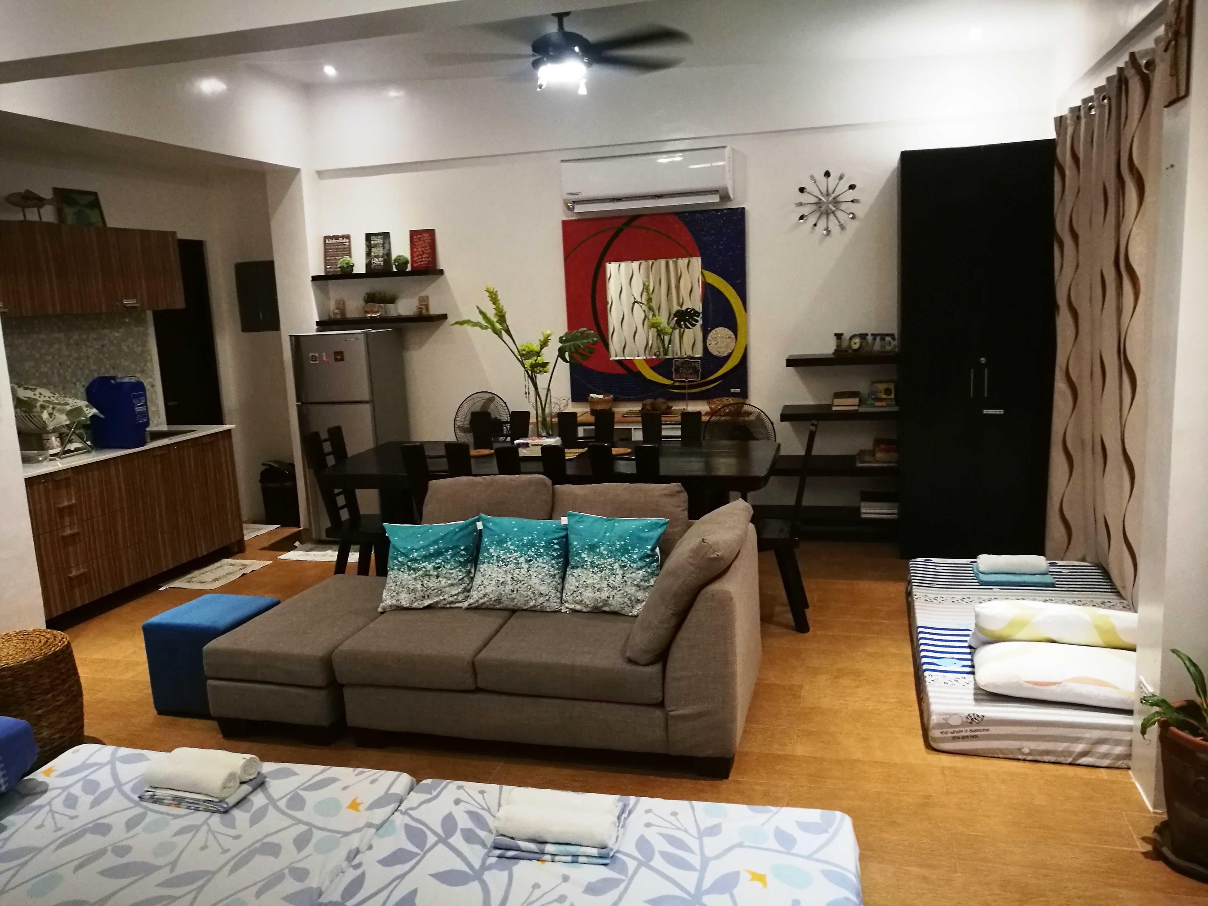 Studio Superior Mountain View