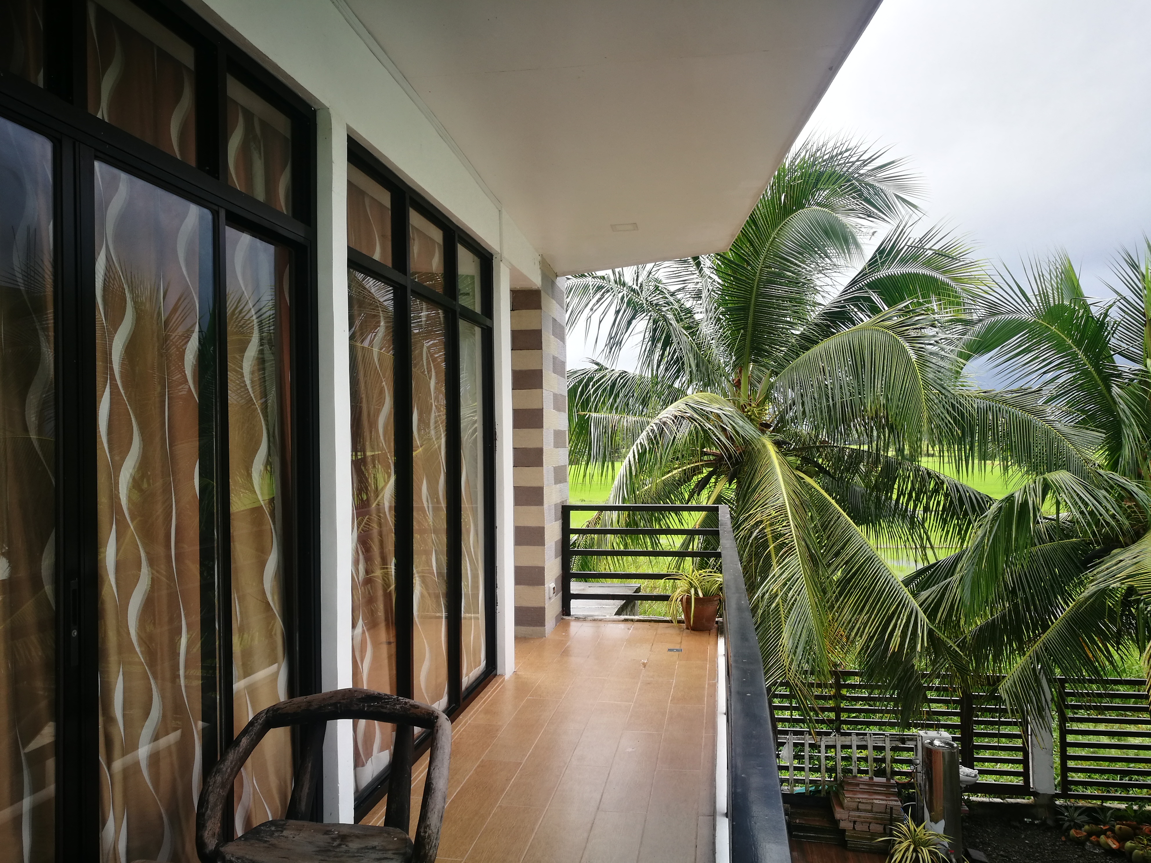 Studio Superior Mountain View