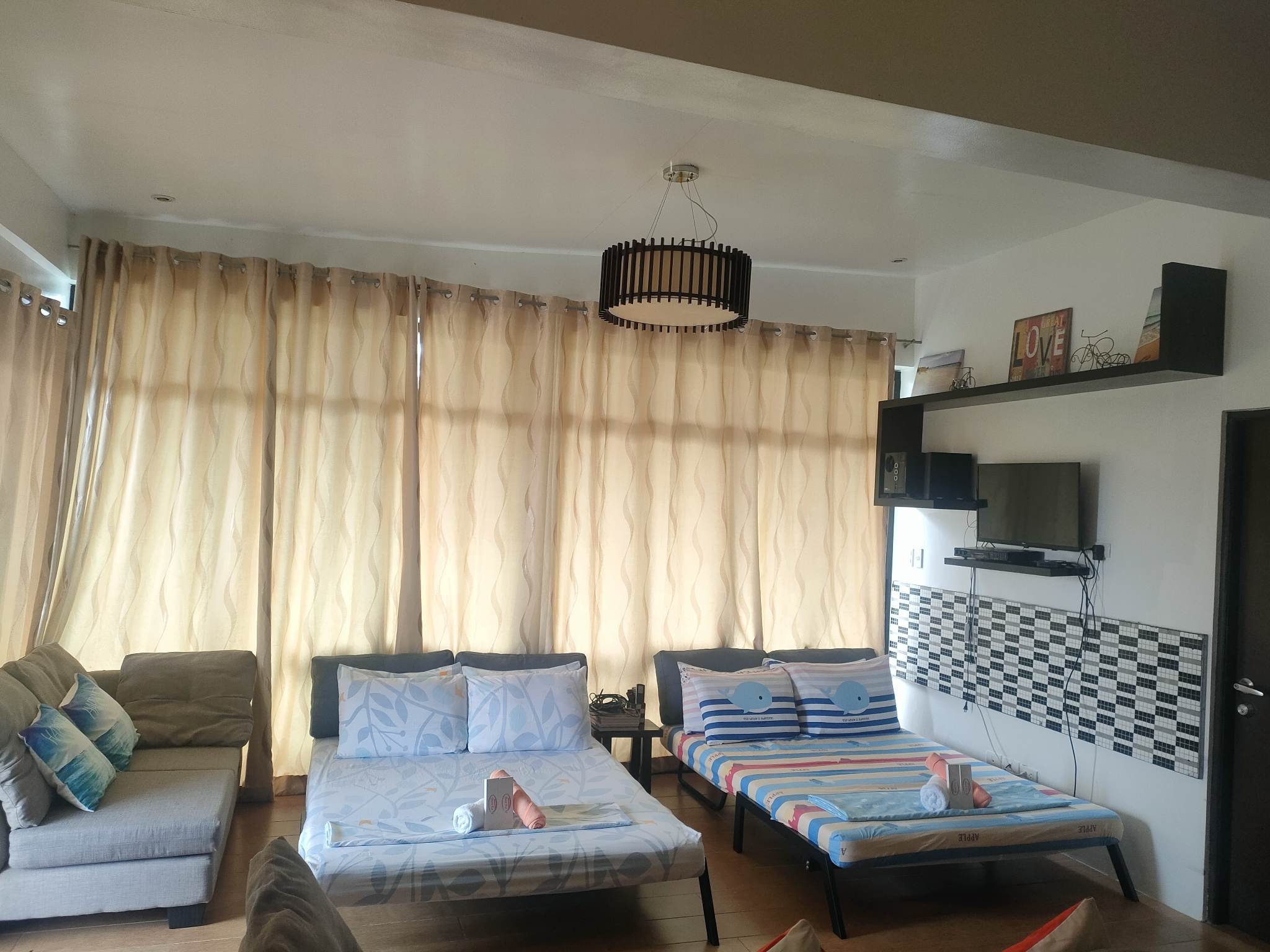 Studio Superior Mountain View