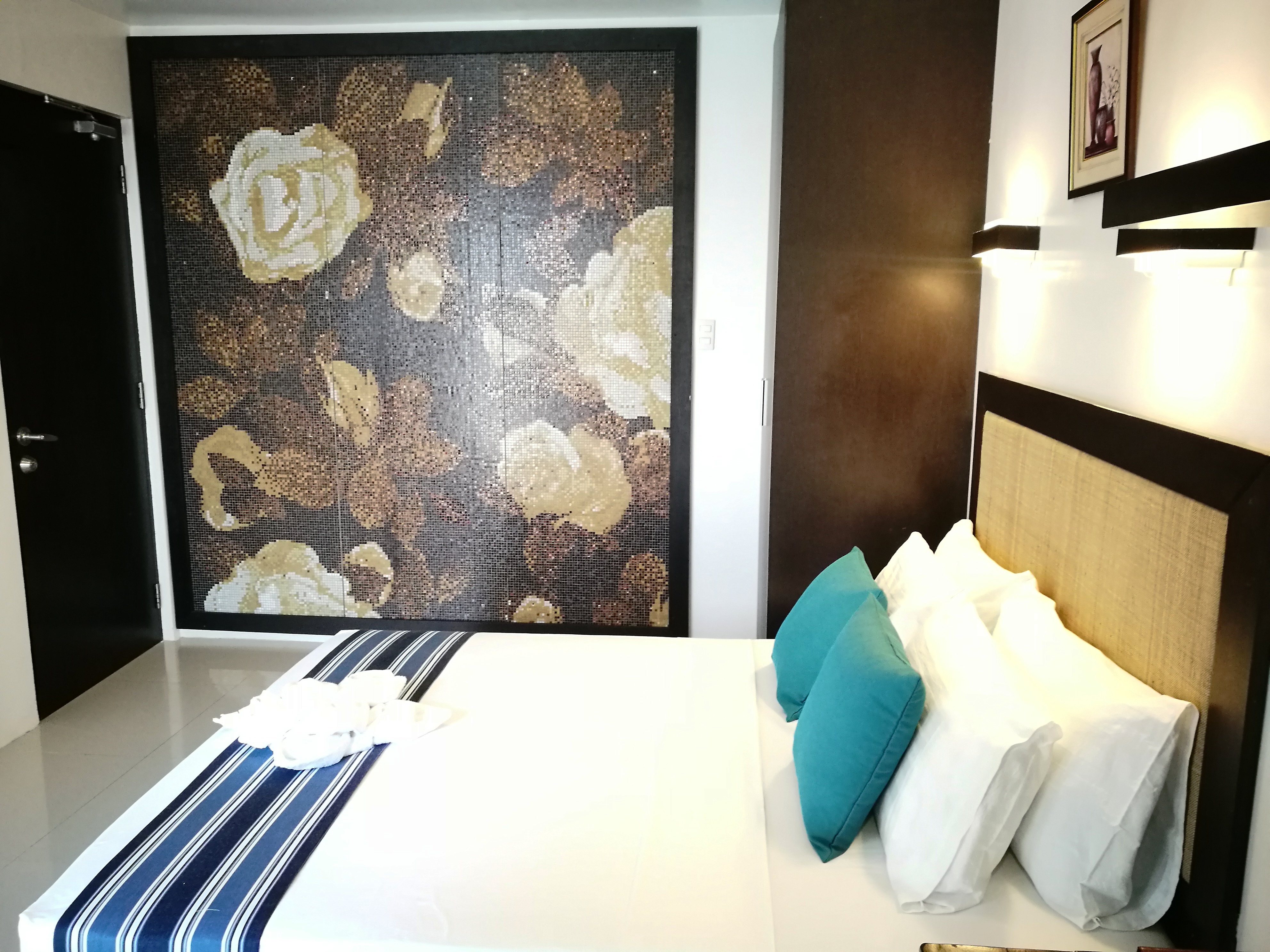 Bungalow Two Queen Beds One Bedroom