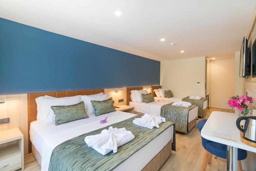 Quadruple Mountain View