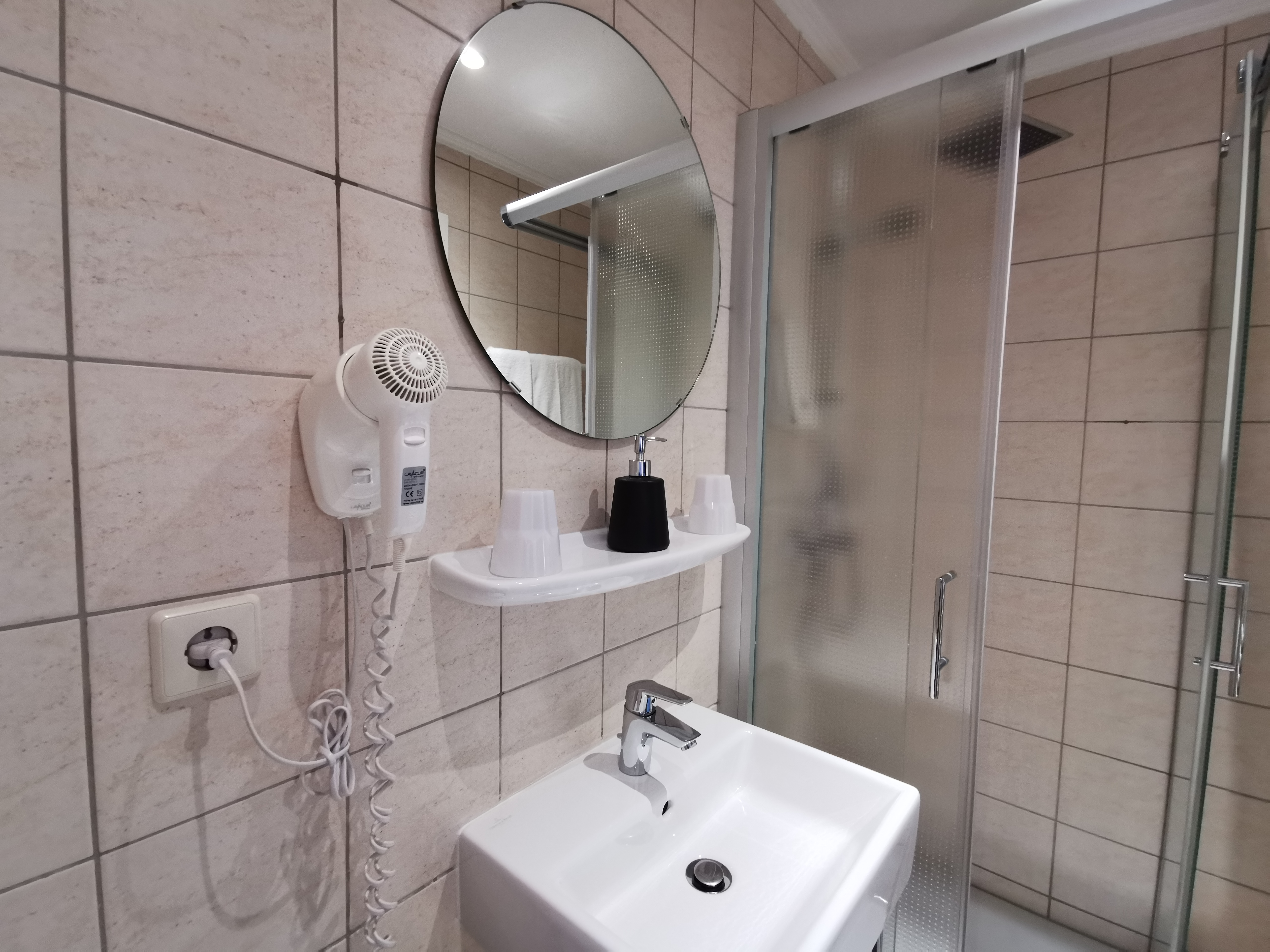 Double Queen Size Bed