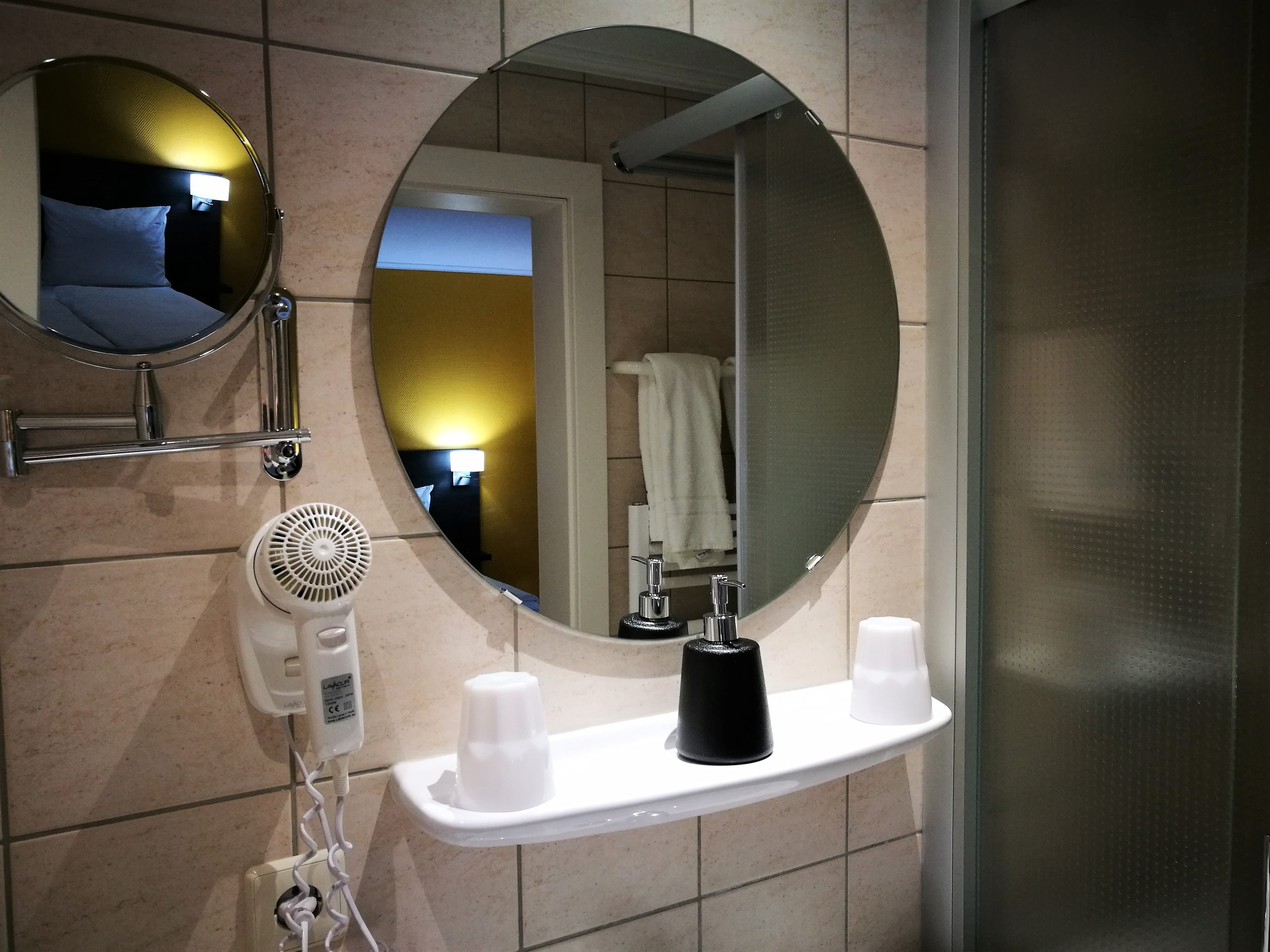 Double Queen Size Bed