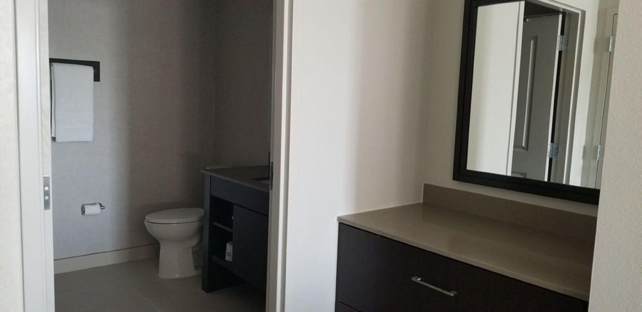 Suite Bay View King Bed