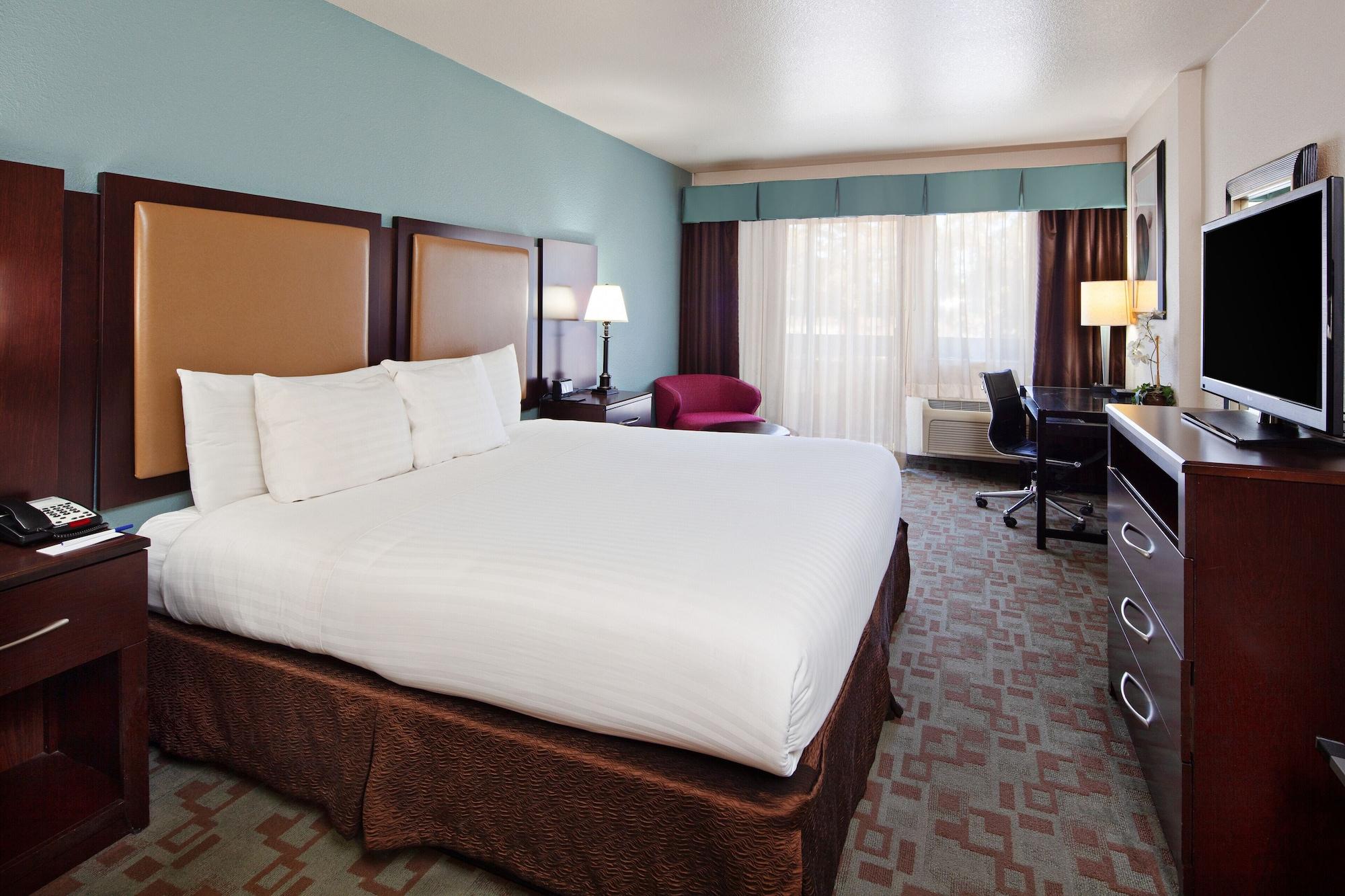 Room Deluxe King Bed