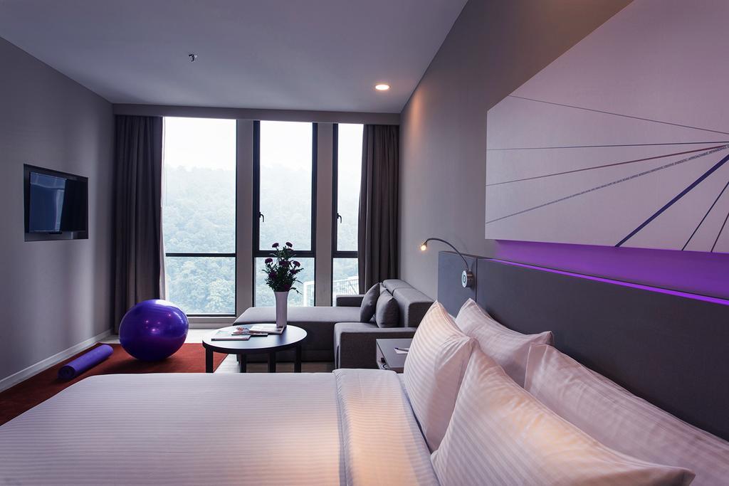 Double Deluxe King Bed