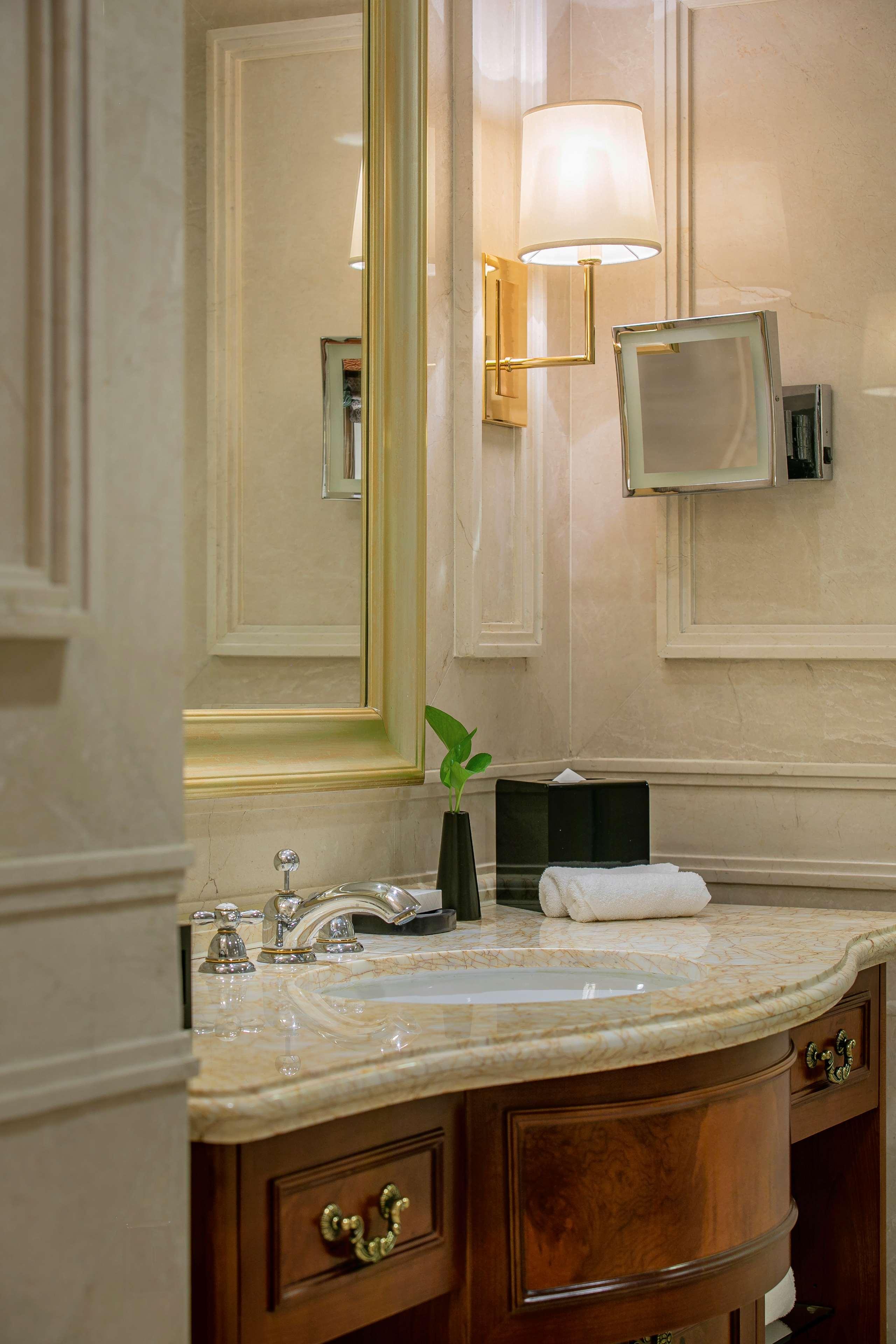 Double Executive King Bed