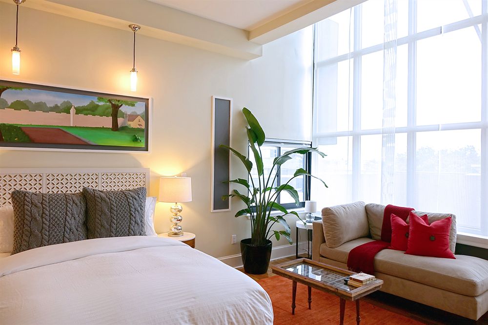 Double City View Queen Bed