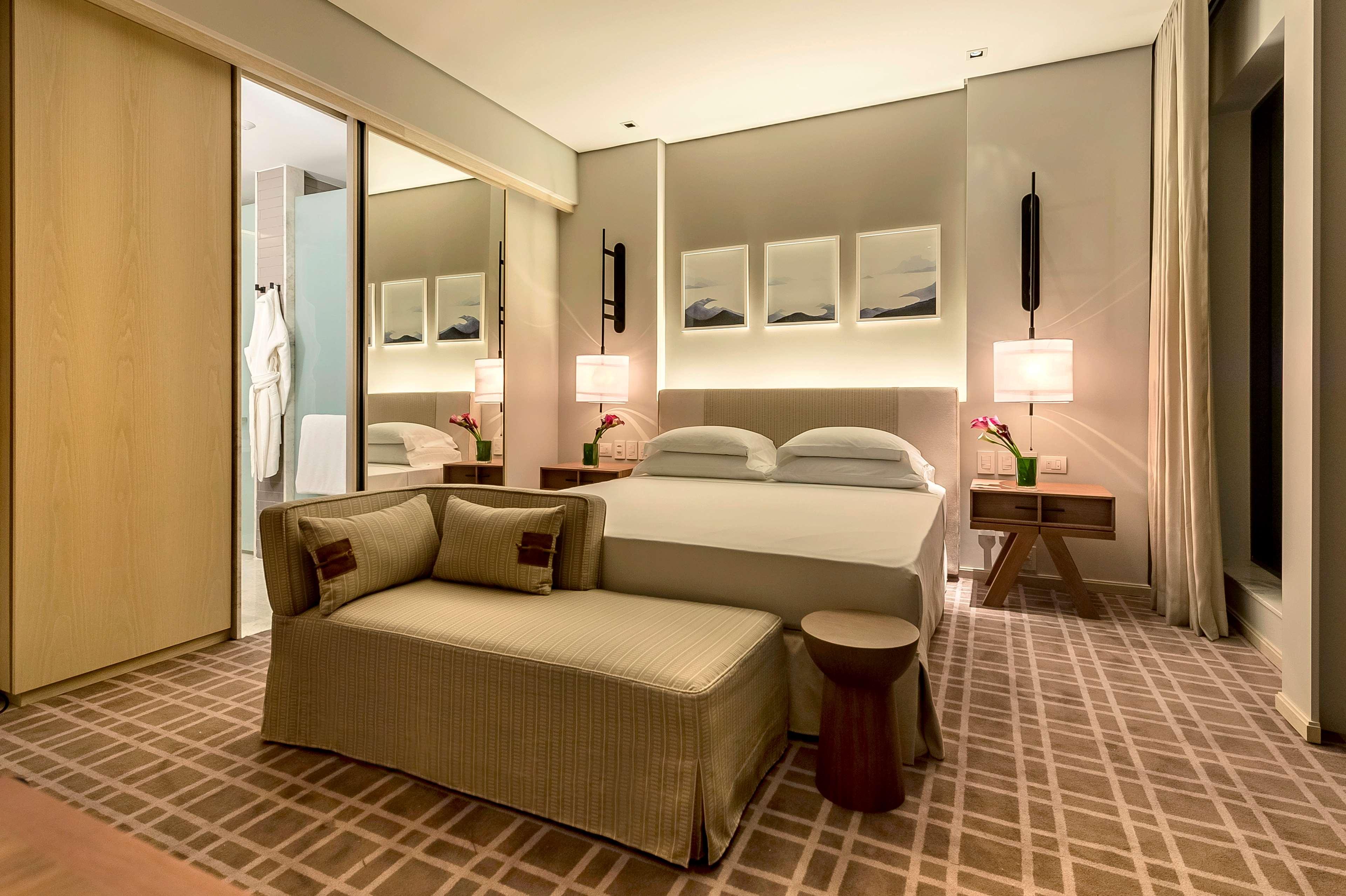 Double Club King Bed