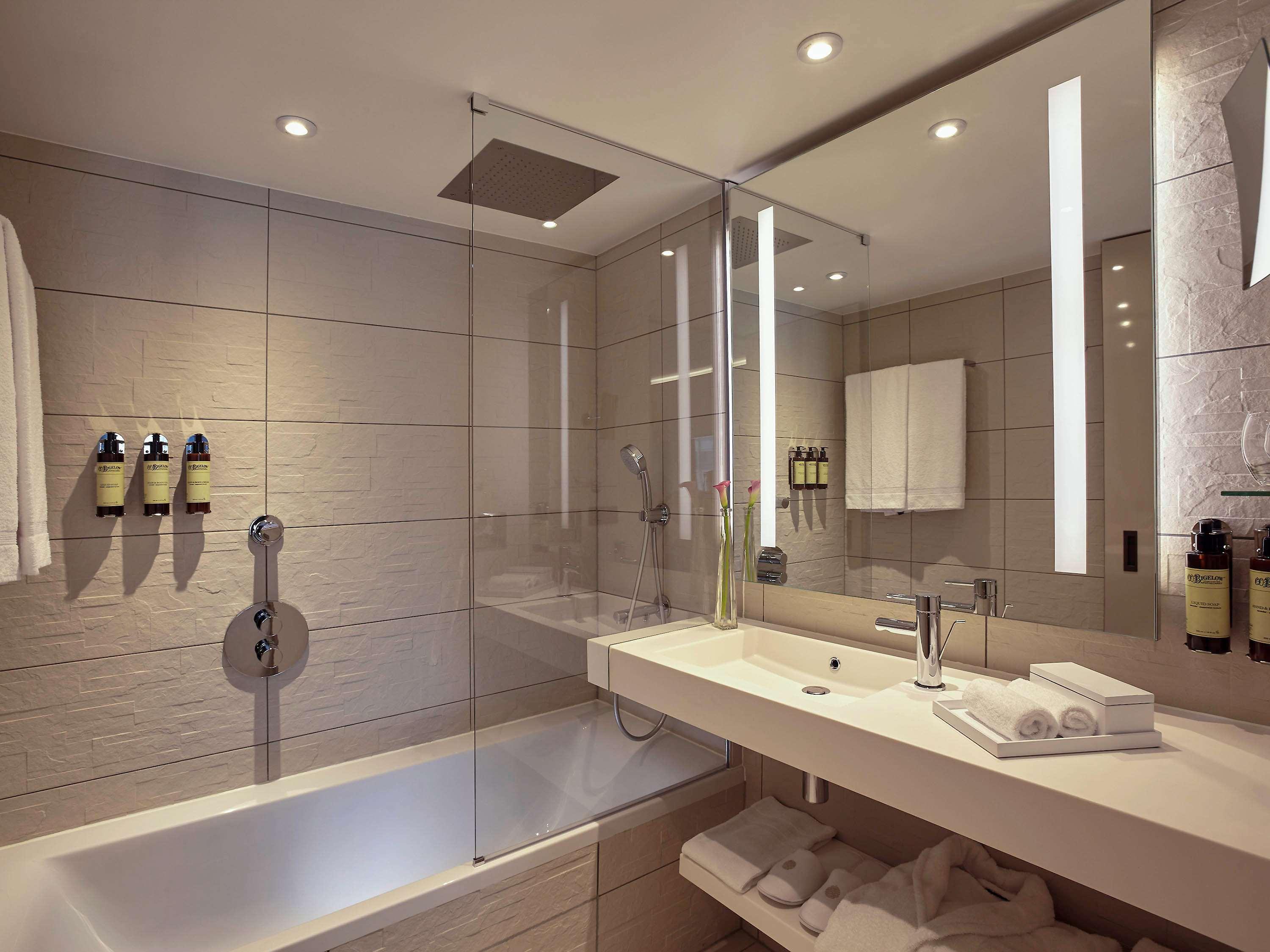 Double Deluxe King Bed