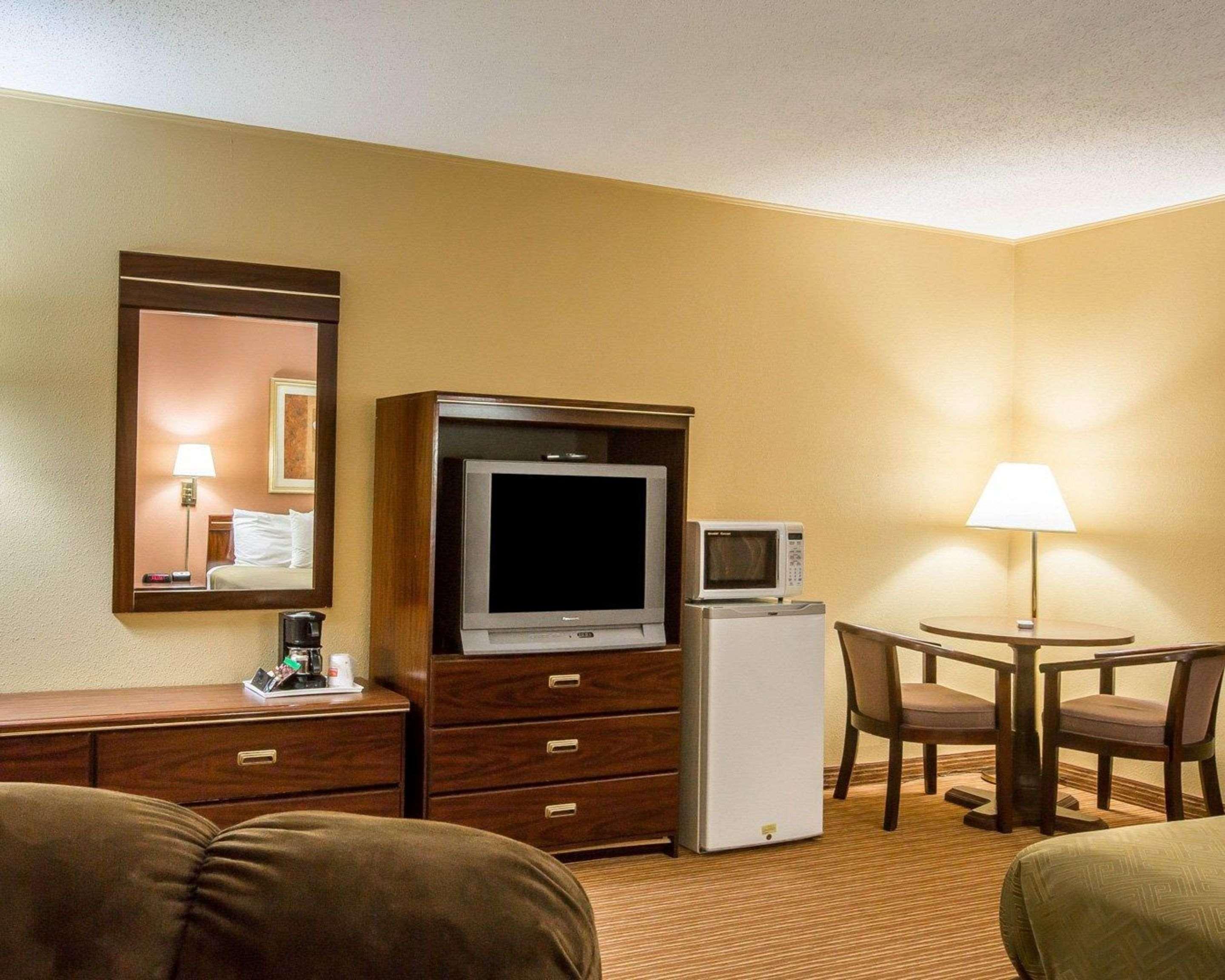 Double Queen Bed Non Smoking