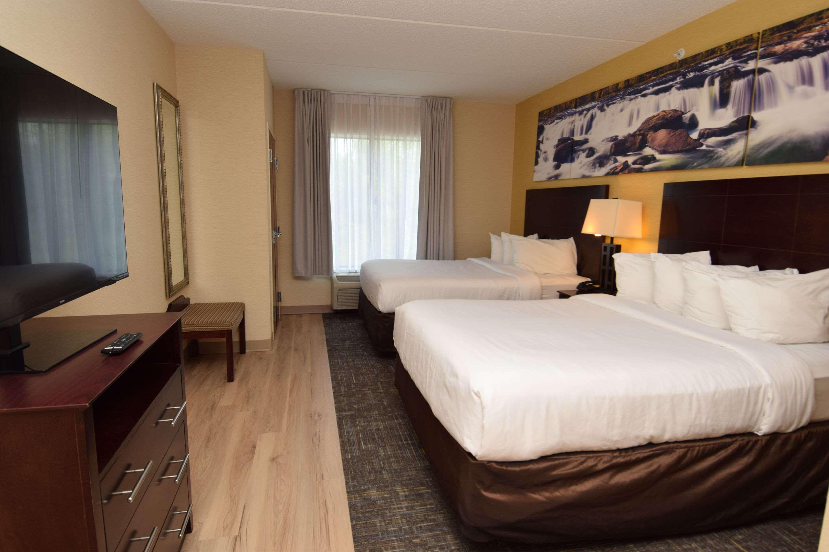 Suite Two Queen Beds