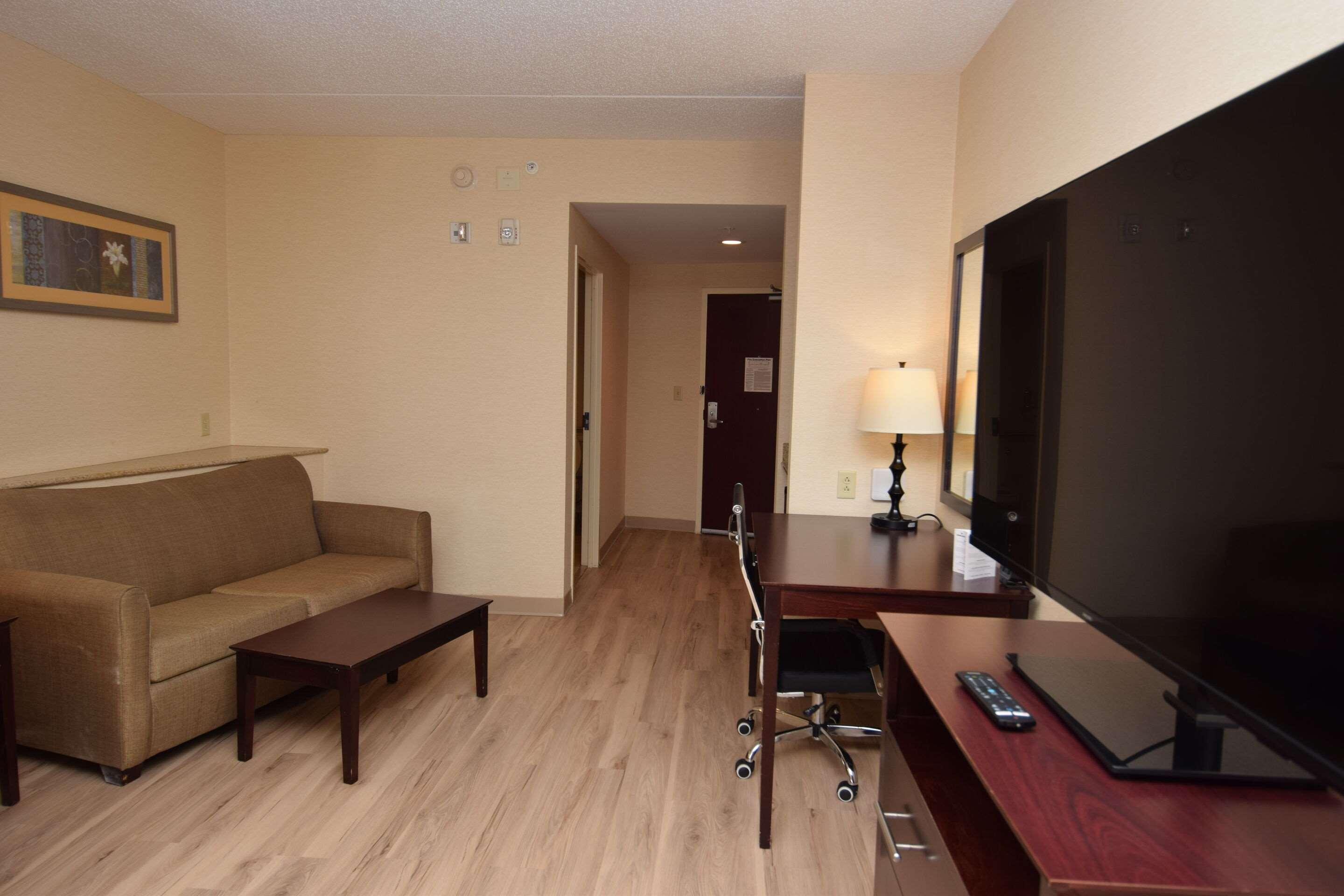 Suite Two Queen Beds Non Smoking