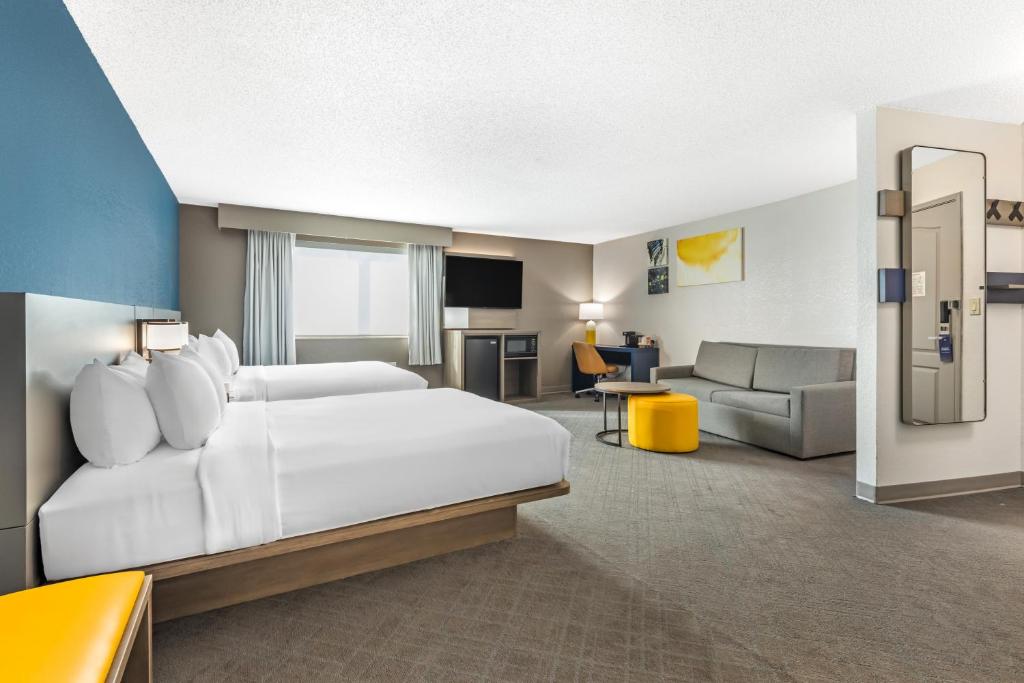 Suite Two Queen Beds