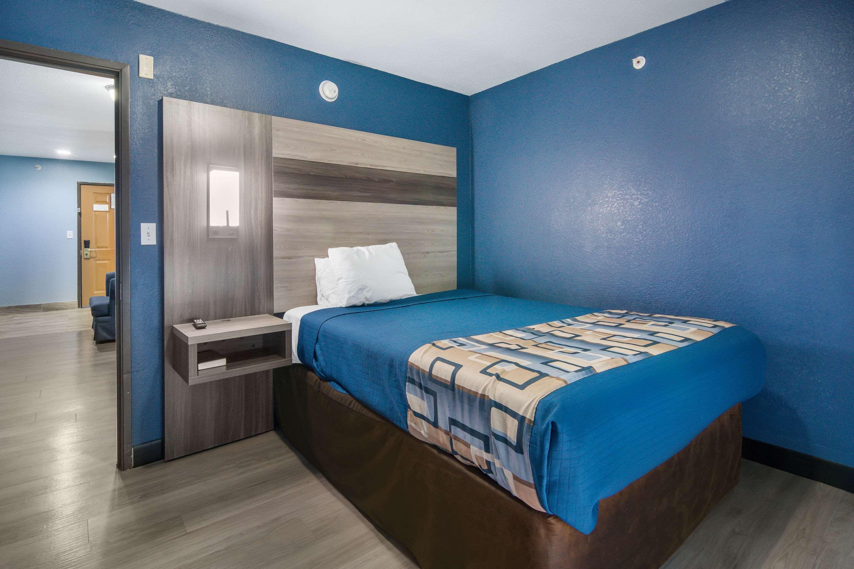 Suite Two Queen Beds