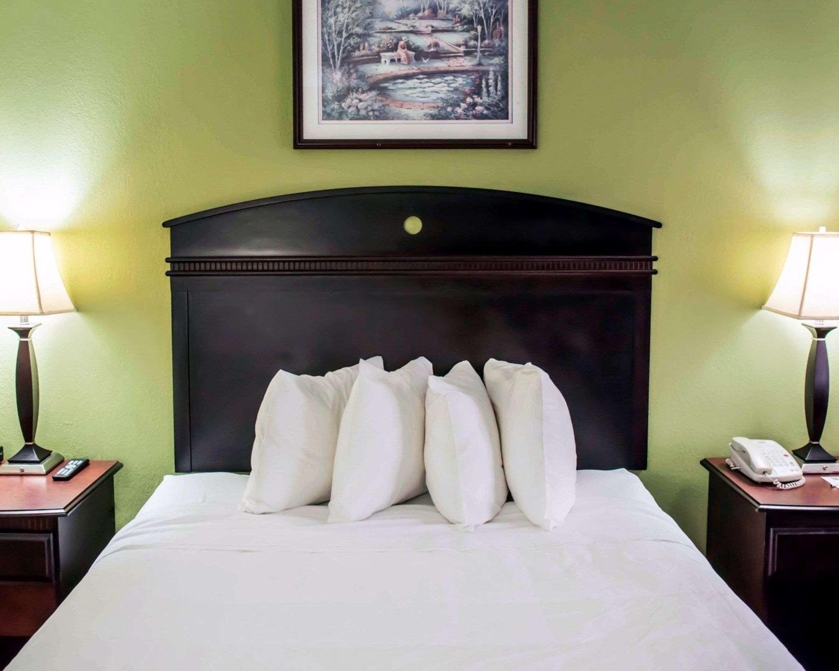 Double Queen Bed Non Smoking