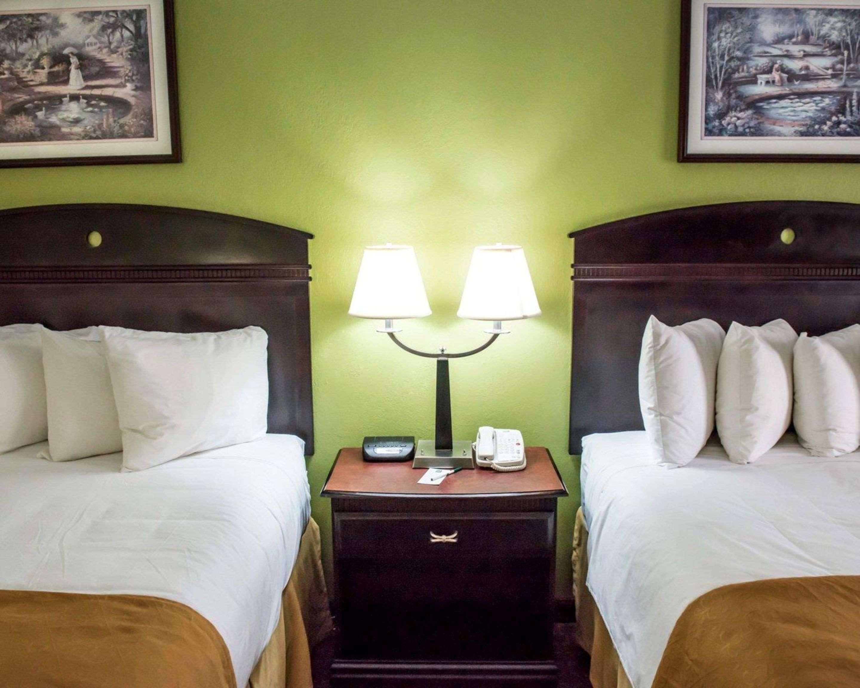 Quadruple Two Queen Beds