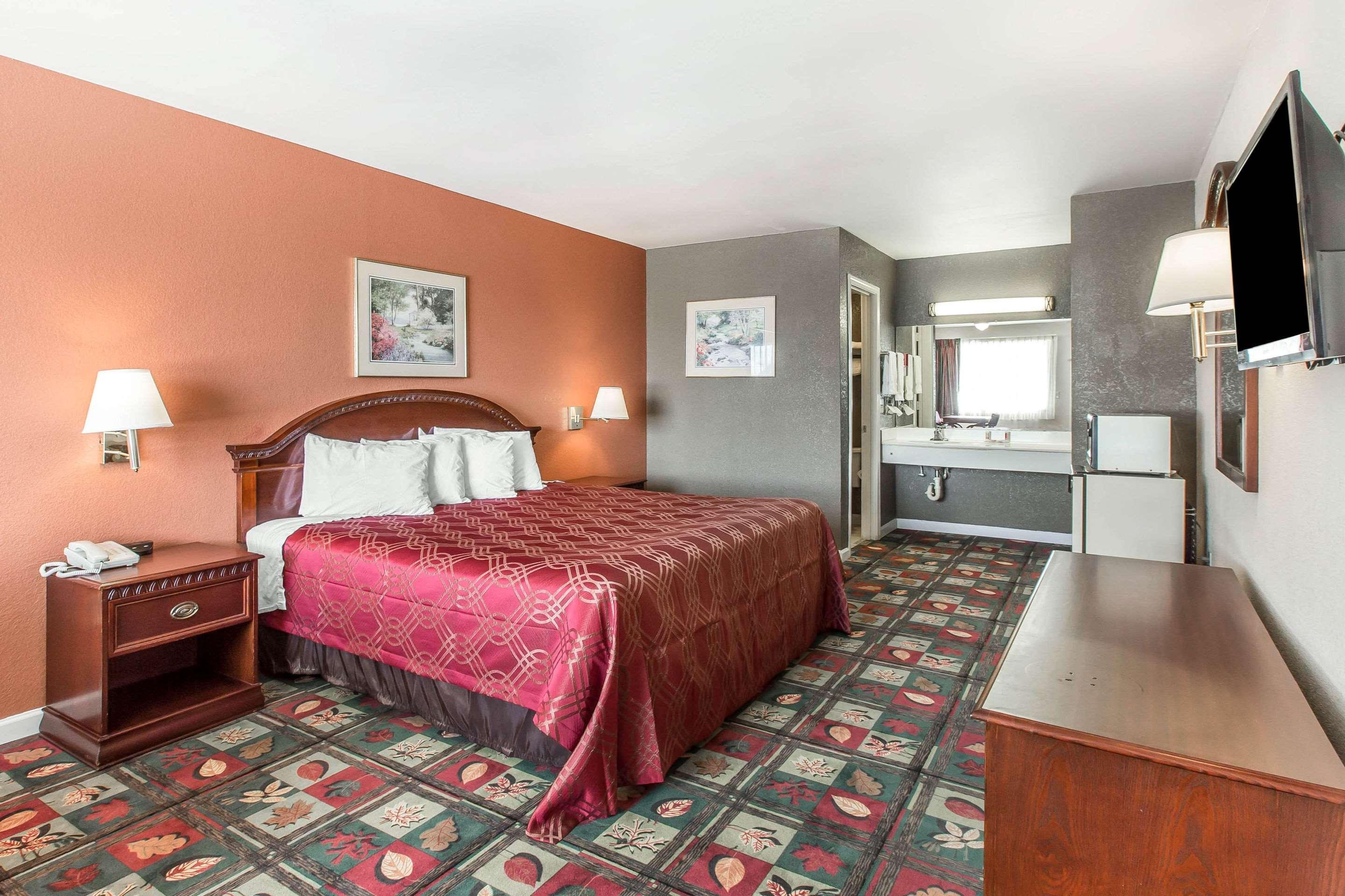 Double King Bed Non Smoking