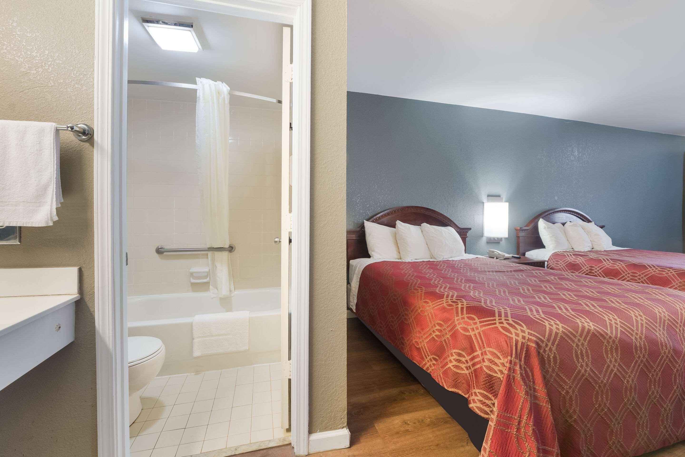 Quadruple Two Queen Beds Non Smoking